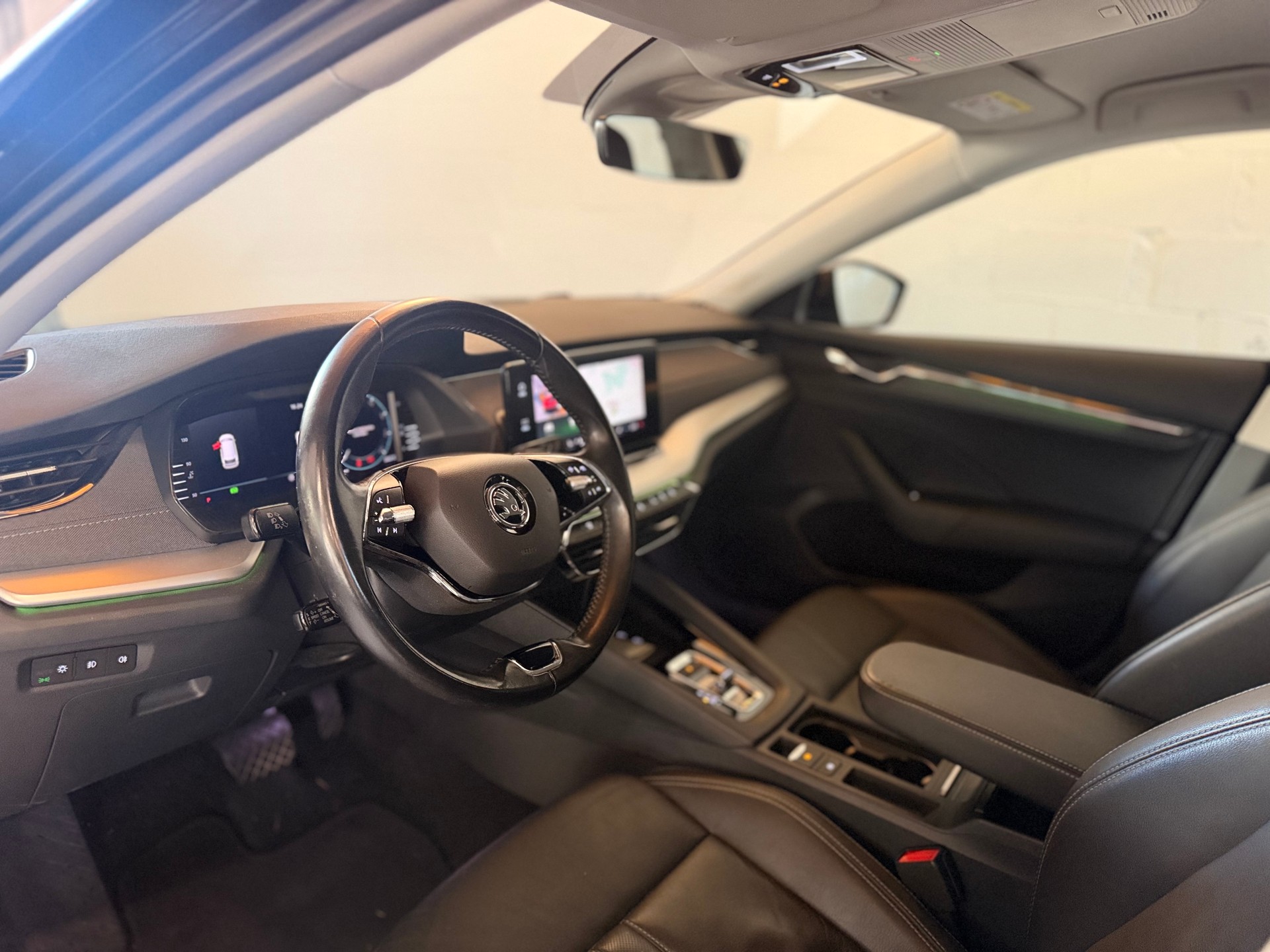 SKODA Octavia Combi 2.0 TDI DSG Style 4x4-image-7