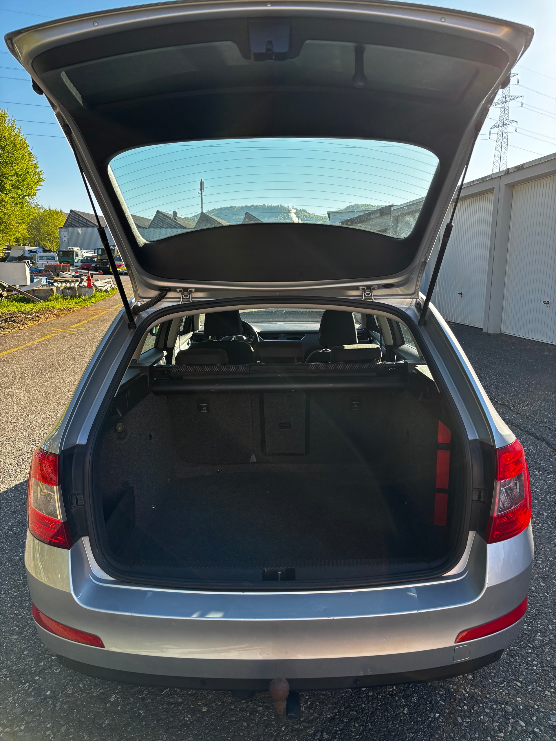 SKODA OCTAVIA-image-12