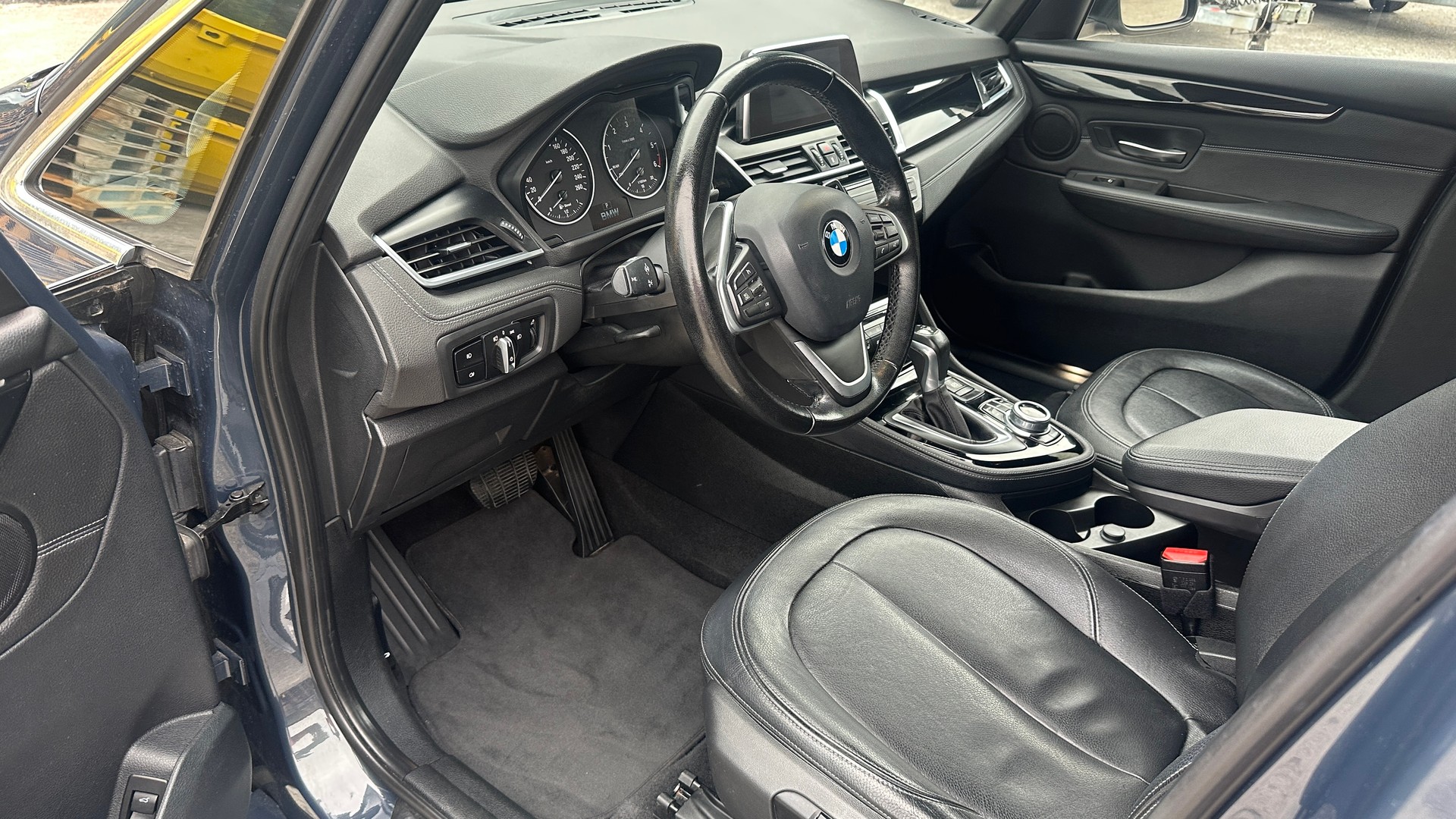 BMW 218d xDrive Active Tourer Luxury Line Steptronic-image-5