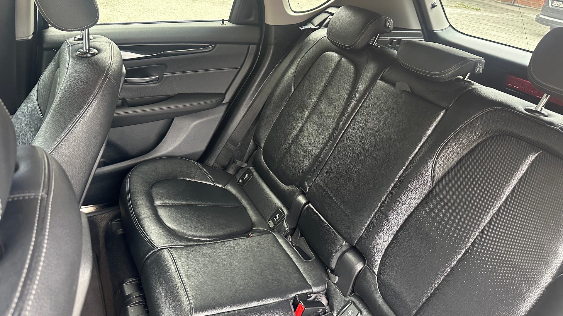 BMW 218d xDrive Active Tourer Luxury Line Steptronic-image-1