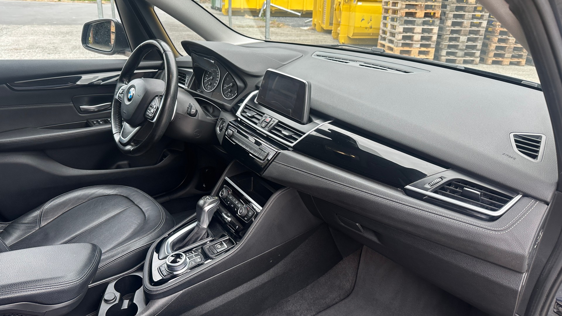 BMW 218d xDrive Active Tourer Luxury Line Steptronic-image-10