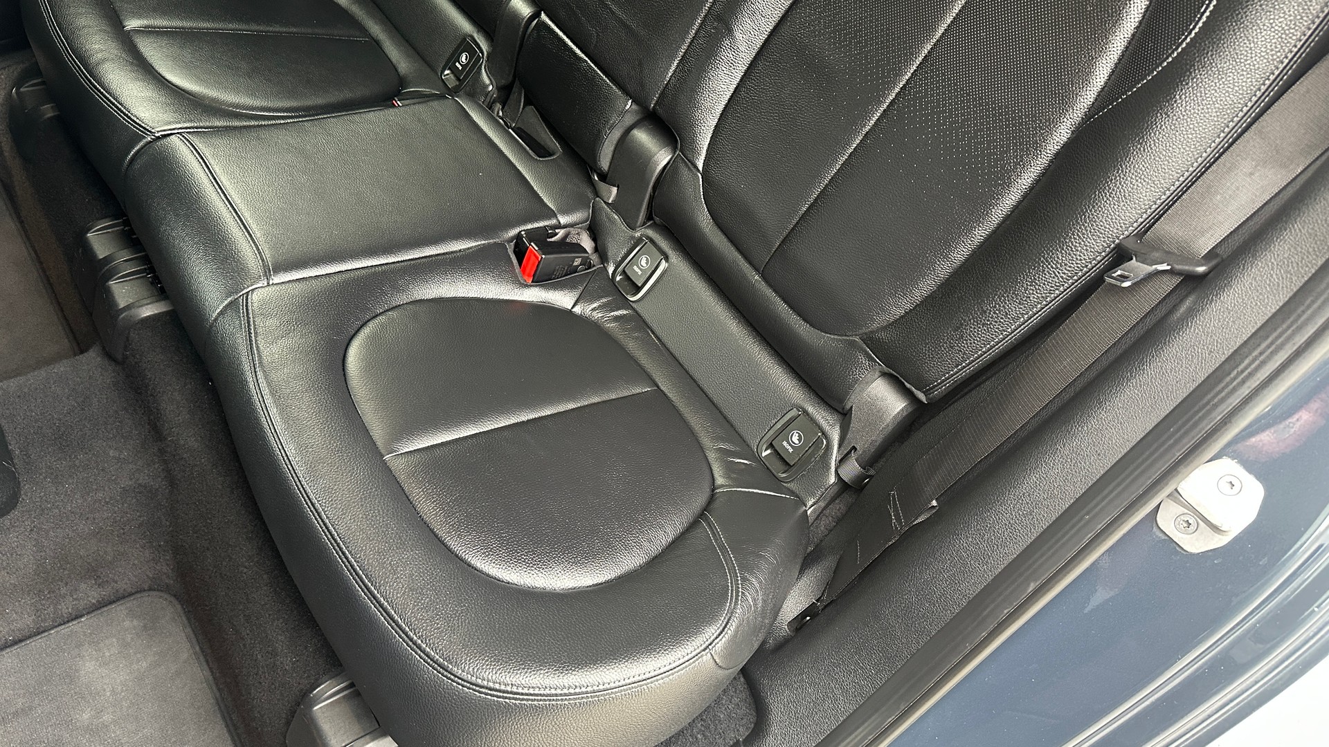 BMW 218d xDrive Active Tourer Luxury Line Steptronic-image-2