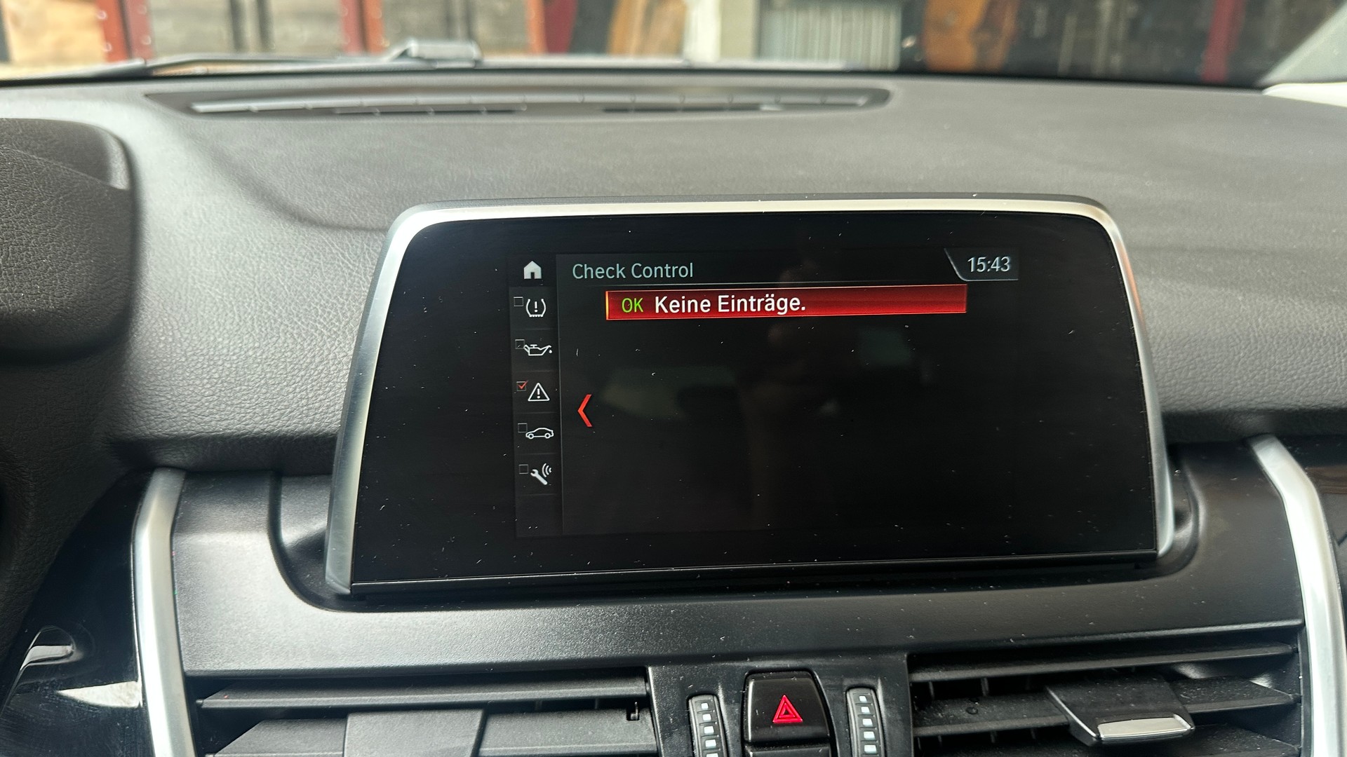 BMW 218d xDrive Active Tourer Luxury Line Steptronic-image-7
