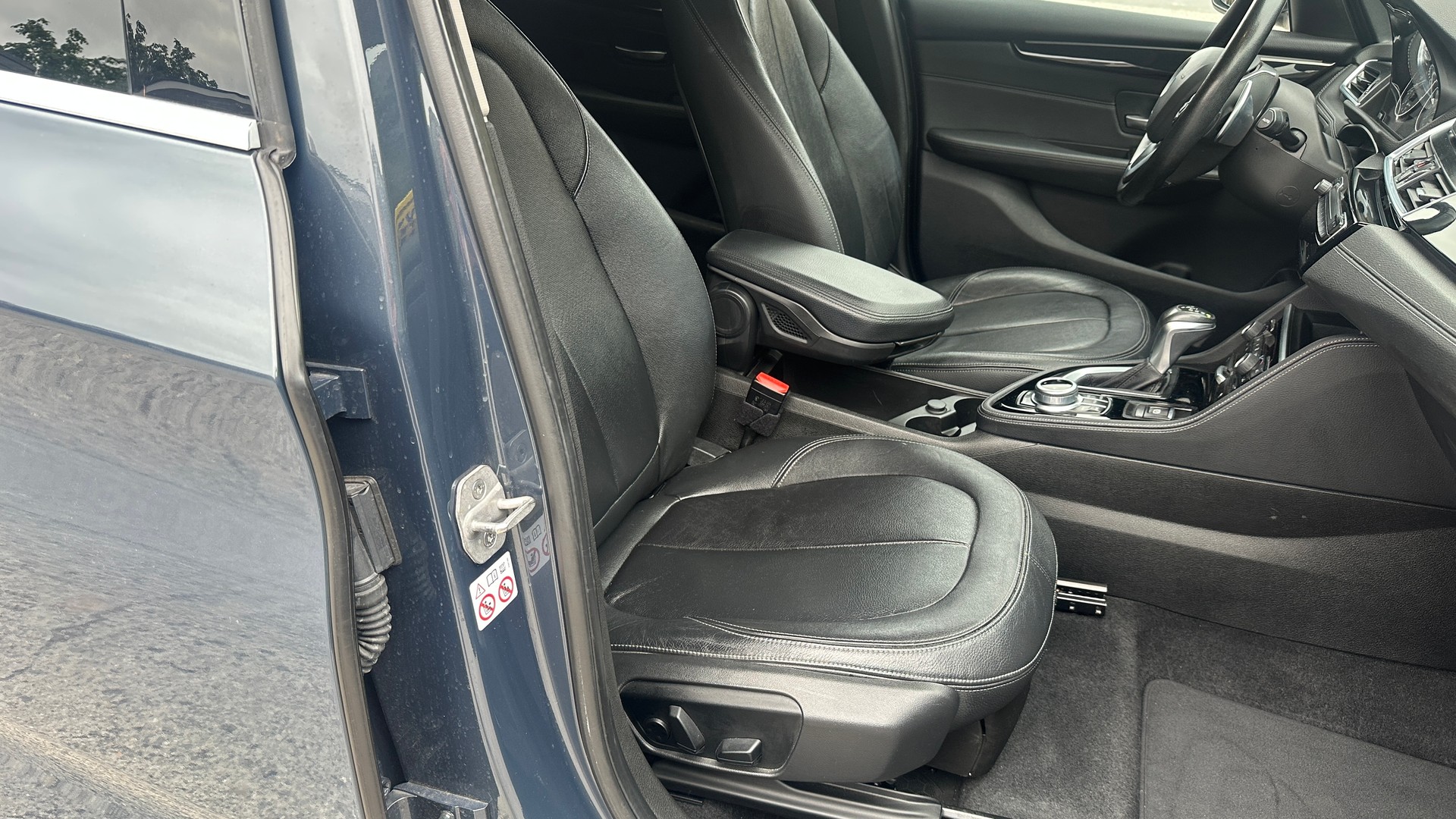 BMW 218d xDrive Active Tourer Luxury Line Steptronic-image-12