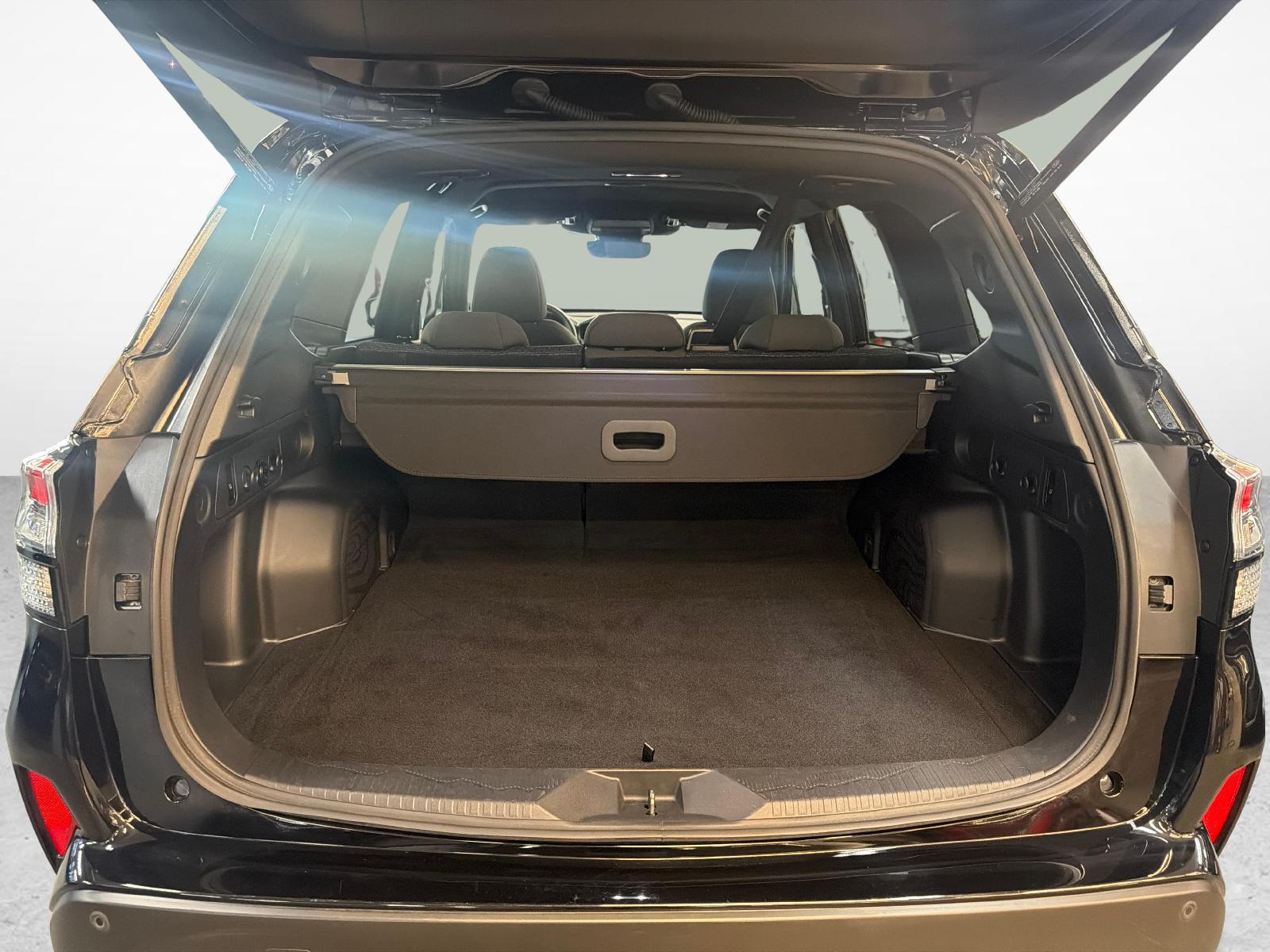 SUBARU Forester Station 2.0i e-Boxer Swiss Plus-image-19