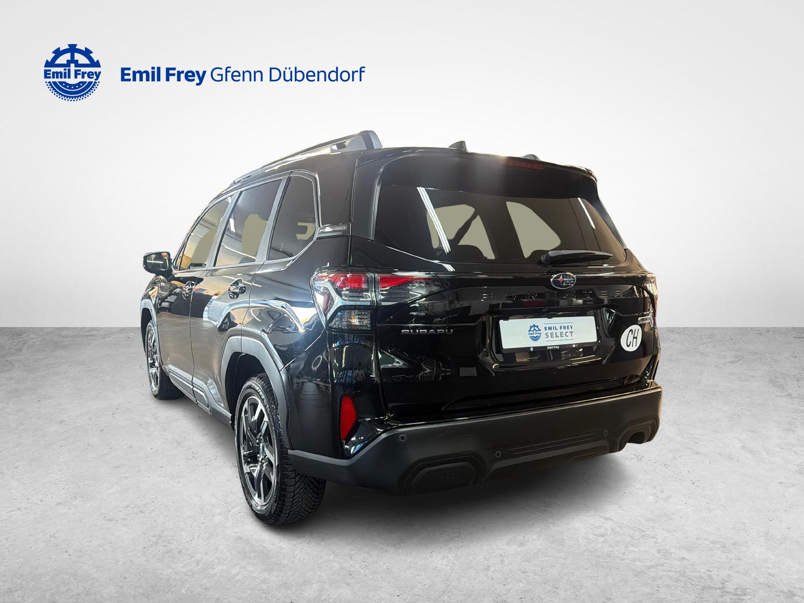 SUBARU Forester Station 2.0i e-Boxer Swiss Plus-image-4
