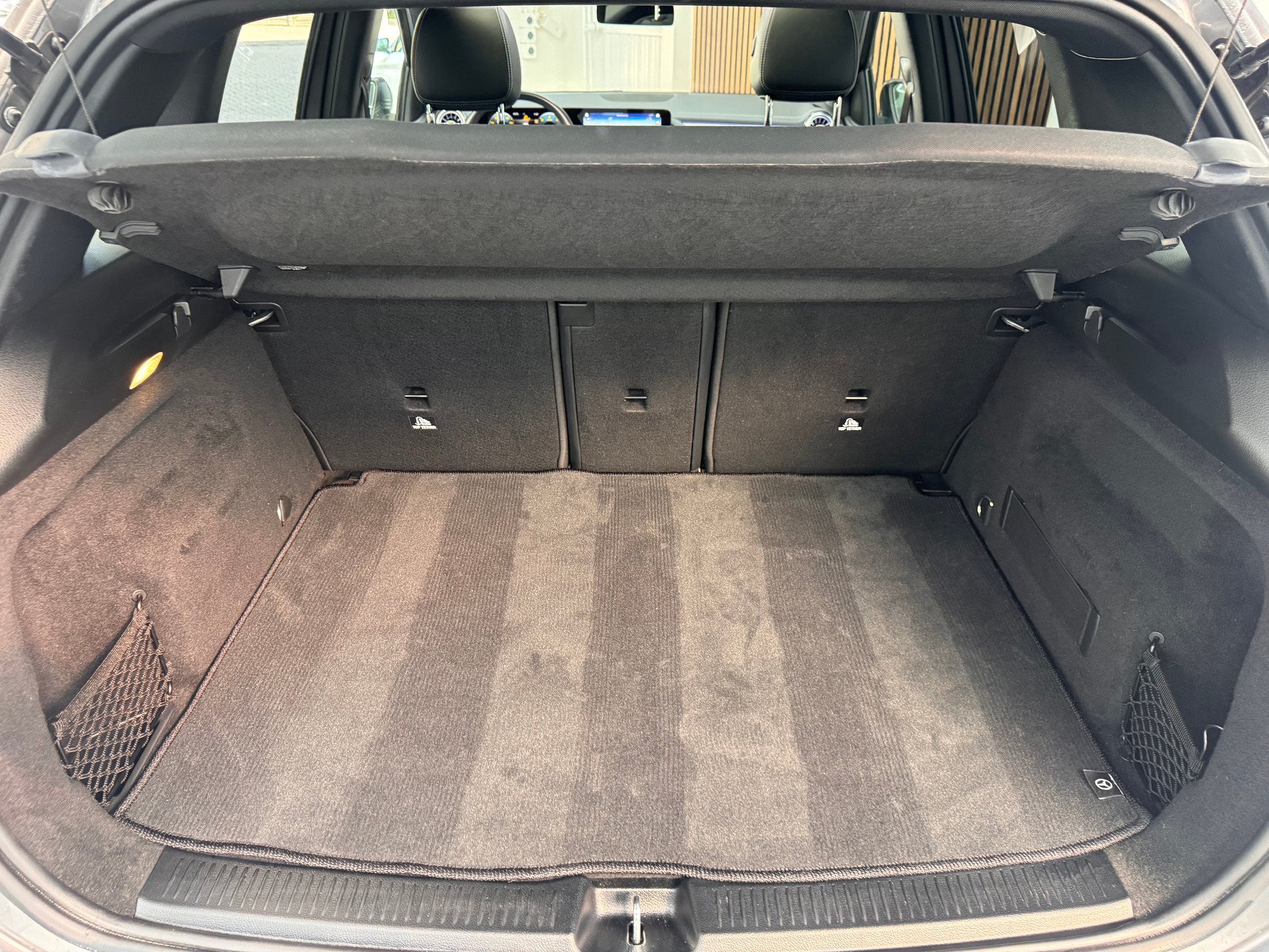 MERCEDES-BENZ B 220 d 4Matic AMG Line 8G-DCT-image-22