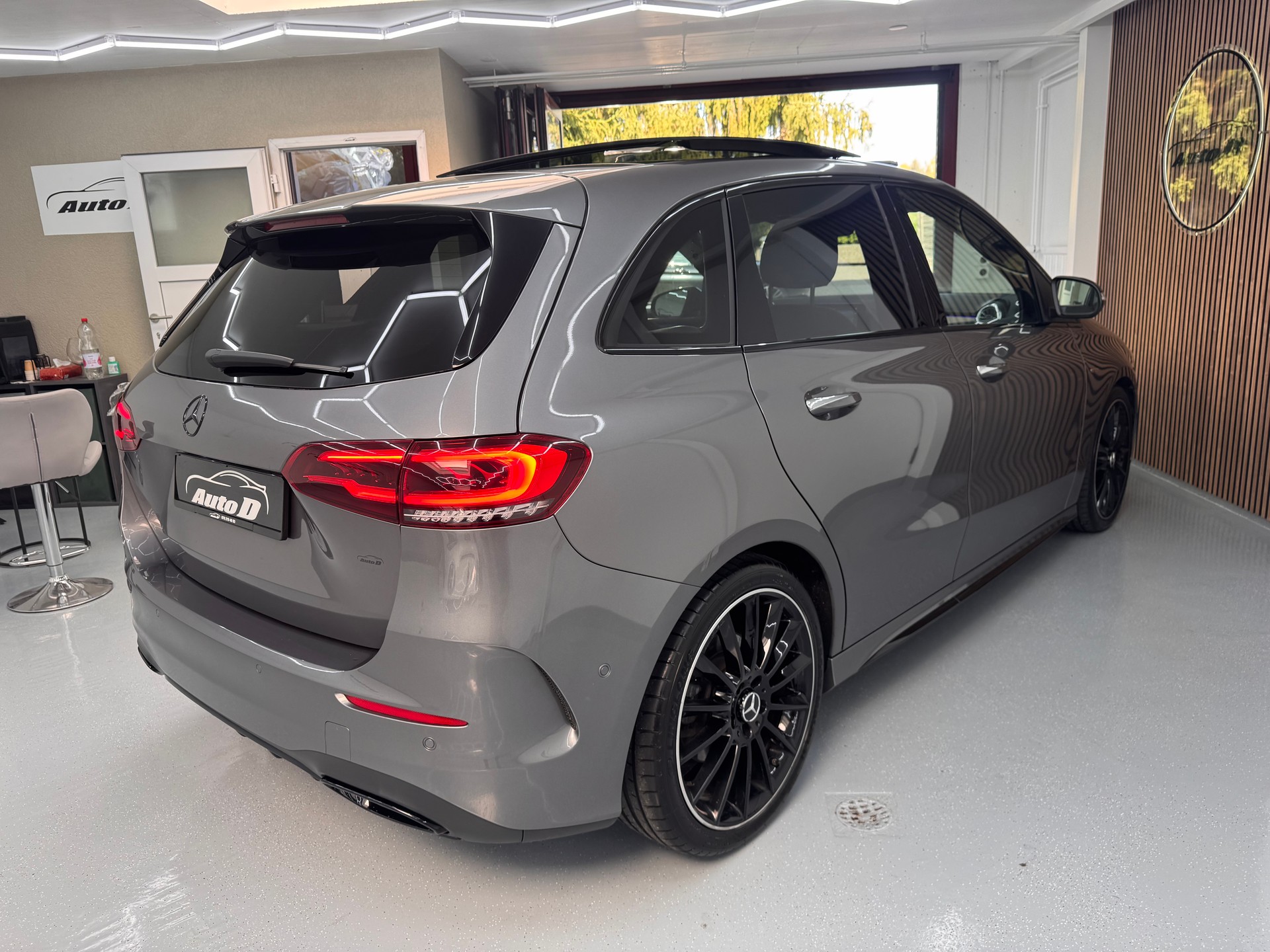 MERCEDES-BENZ B 220 d 4Matic AMG Line 8G-DCT-image-6