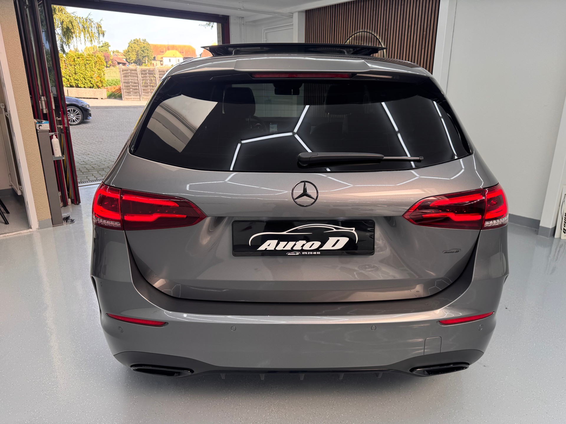 MERCEDES-BENZ B 220 d 4Matic AMG Line 8G-DCT-image-5