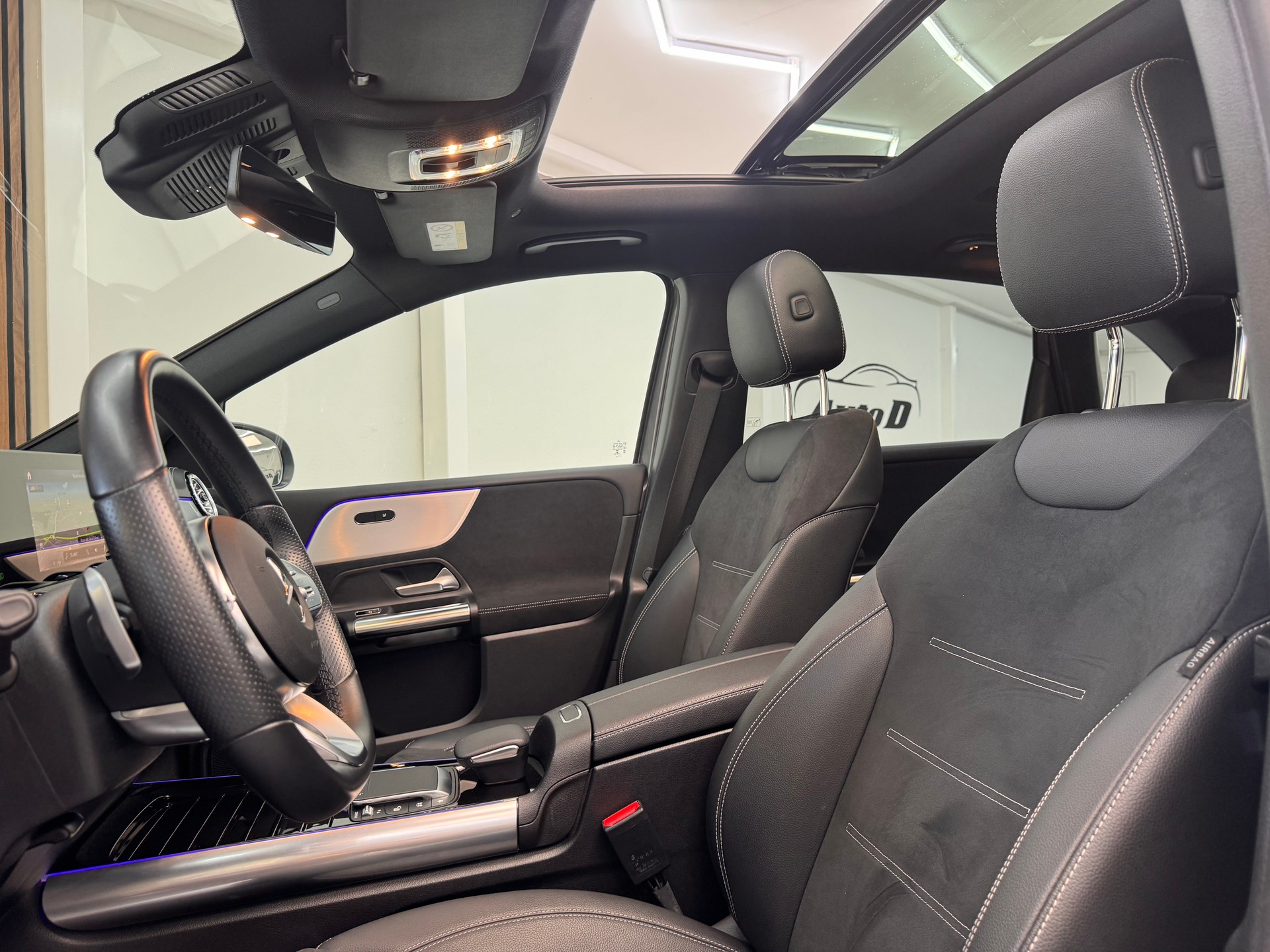 MERCEDES-BENZ B 220 d 4Matic AMG Line 8G-DCT-image-11