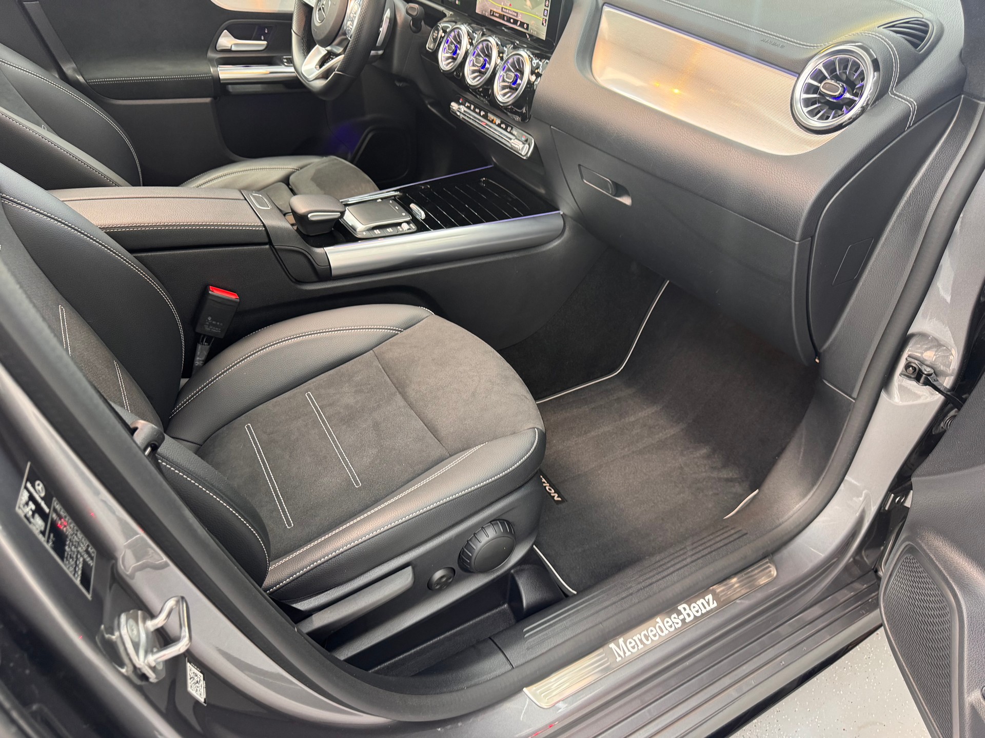 MERCEDES-BENZ B 220 d 4Matic AMG Line 8G-DCT-image-18
