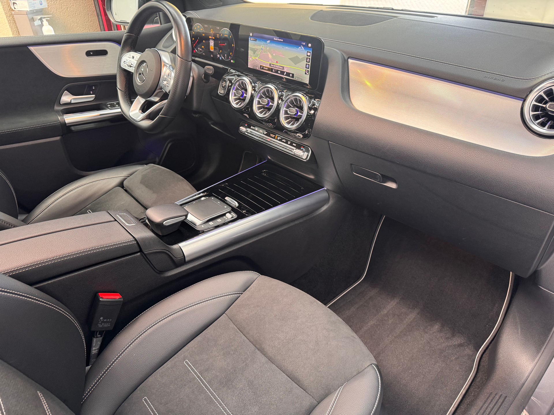 MERCEDES-BENZ B 220 d 4Matic AMG Line 8G-DCT-image-19