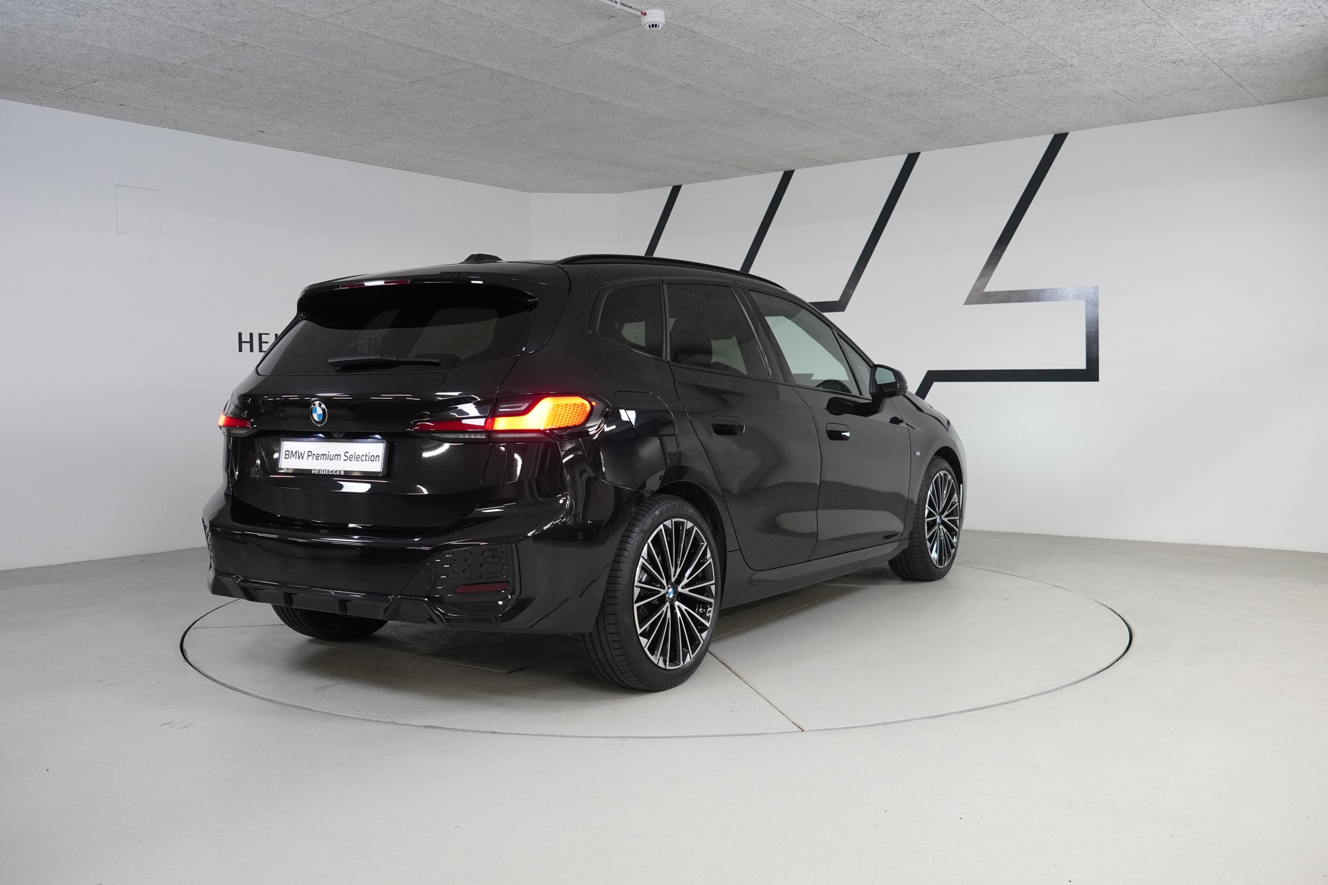 BMW 223i Active Tourer xDrive M Sport DKG-image-6