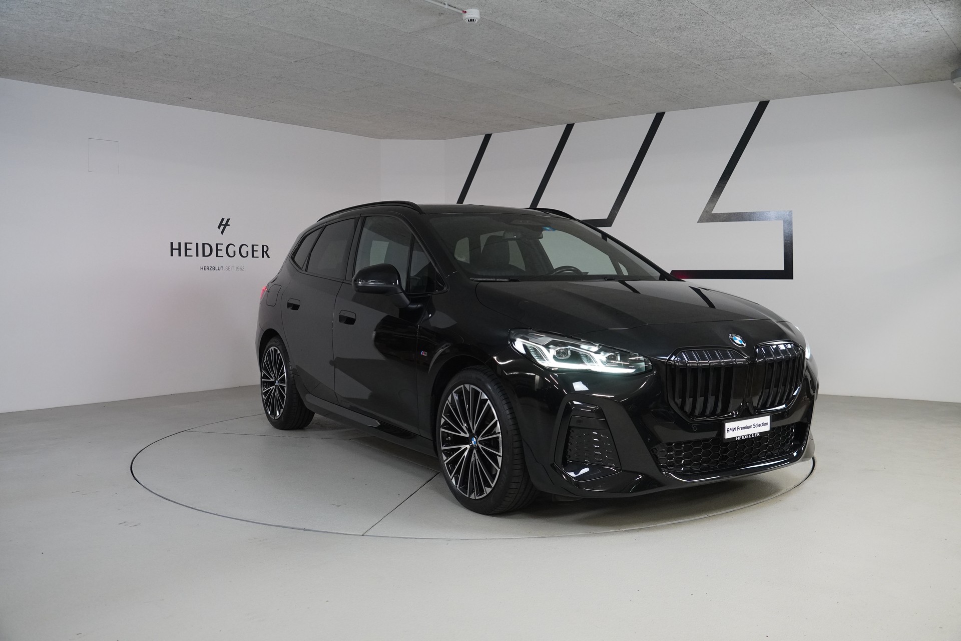 BMW 223i Active Tourer xDrive M Sport DKG-image-2
