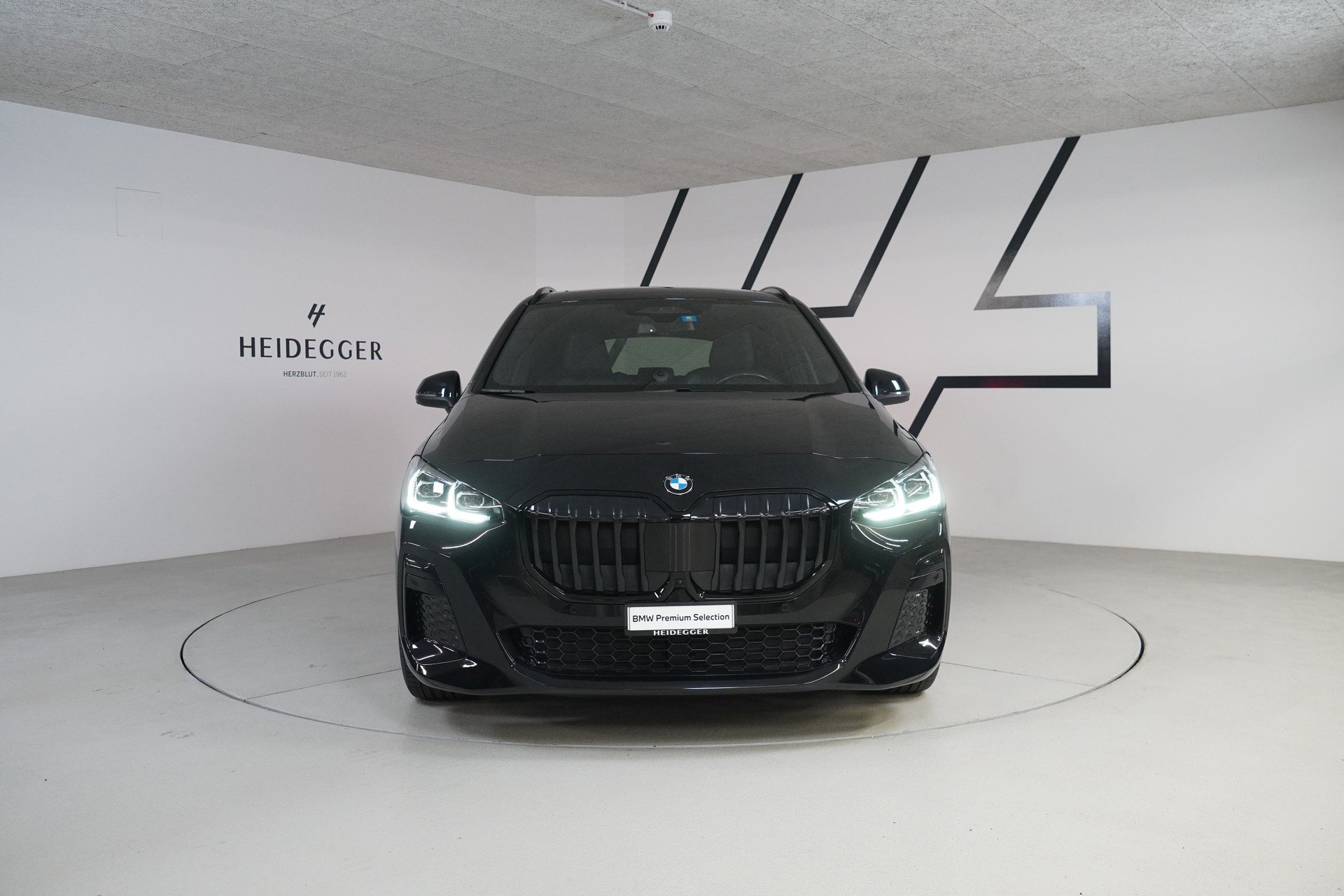 BMW 223i Active Tourer xDrive M Sport DKG-image-1