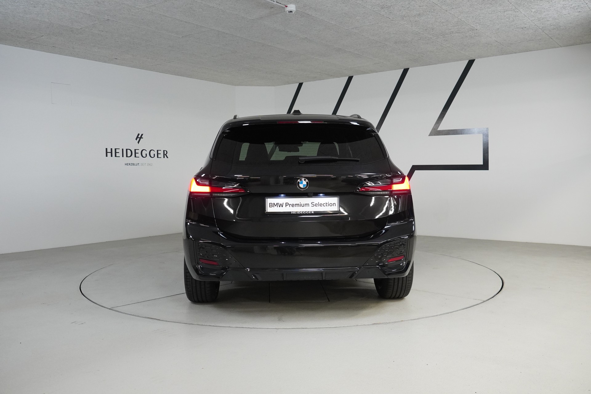 BMW 223i Active Tourer xDrive M Sport DKG-image-5
