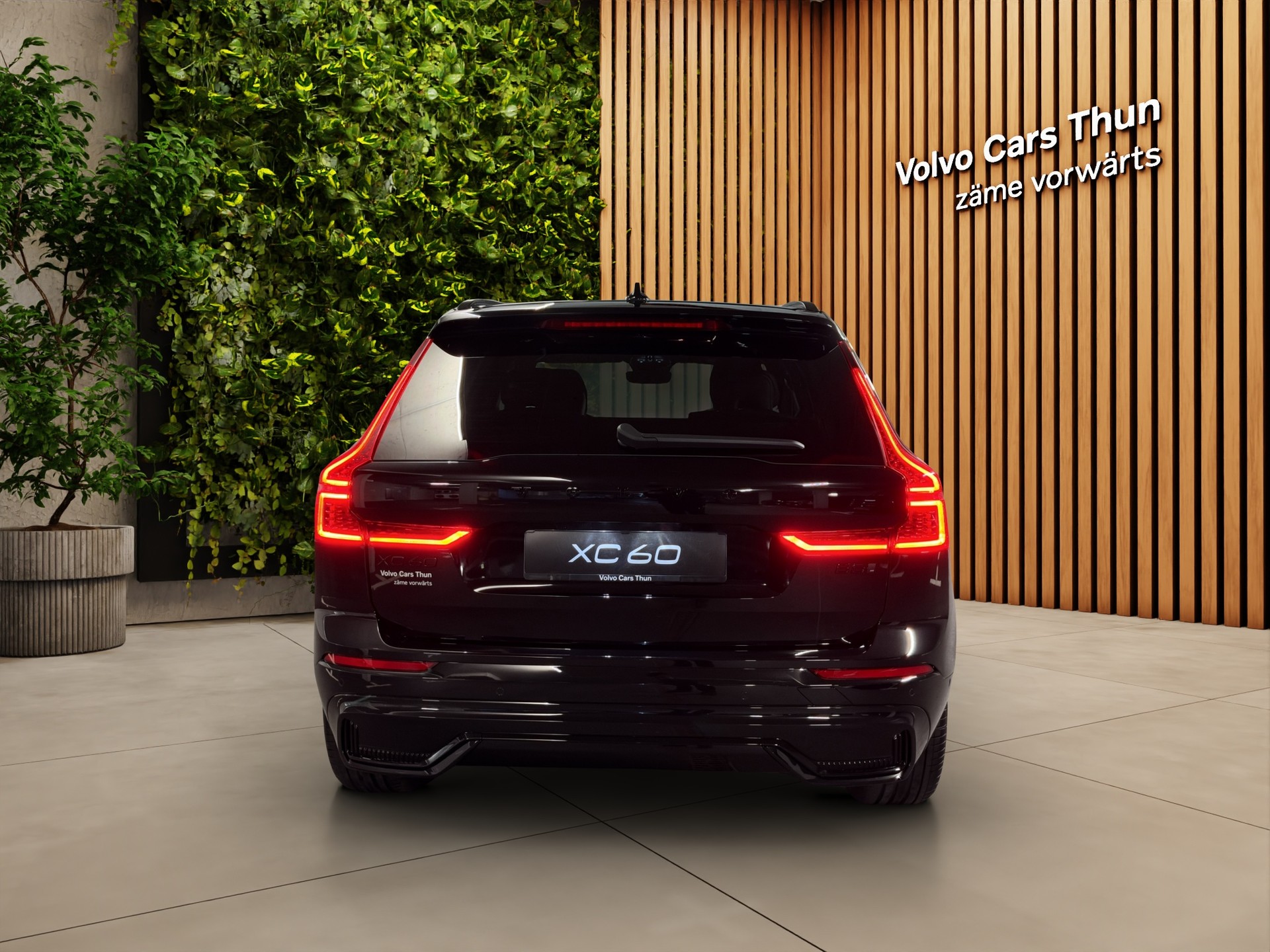 VOLVO XC60 2.0 B5 MH Black Edition AWD-showroom-element-3