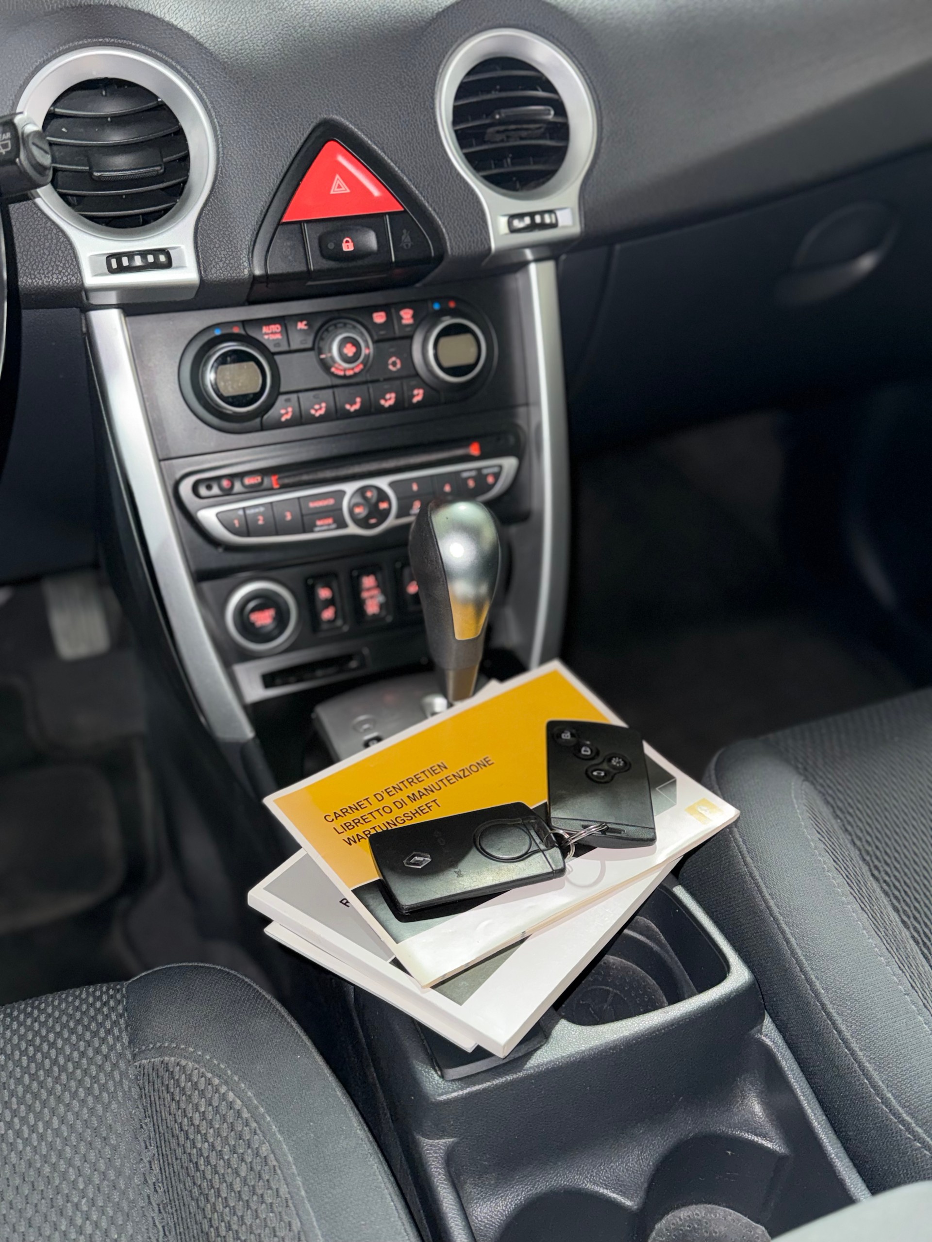RENAULT Koleos 2.0 dCi Dynamique 4x4 Automatic-image-7