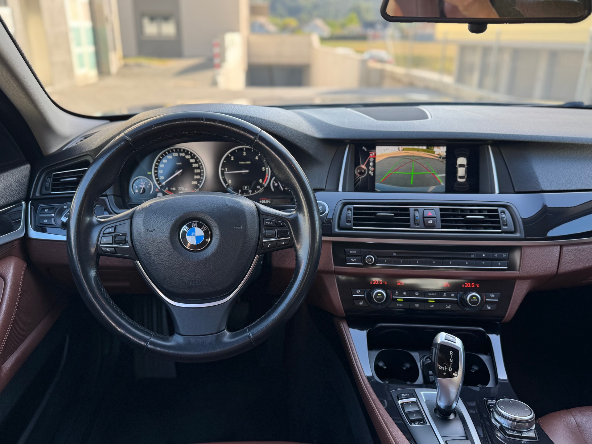 BMW 520d Steptronic-image-10