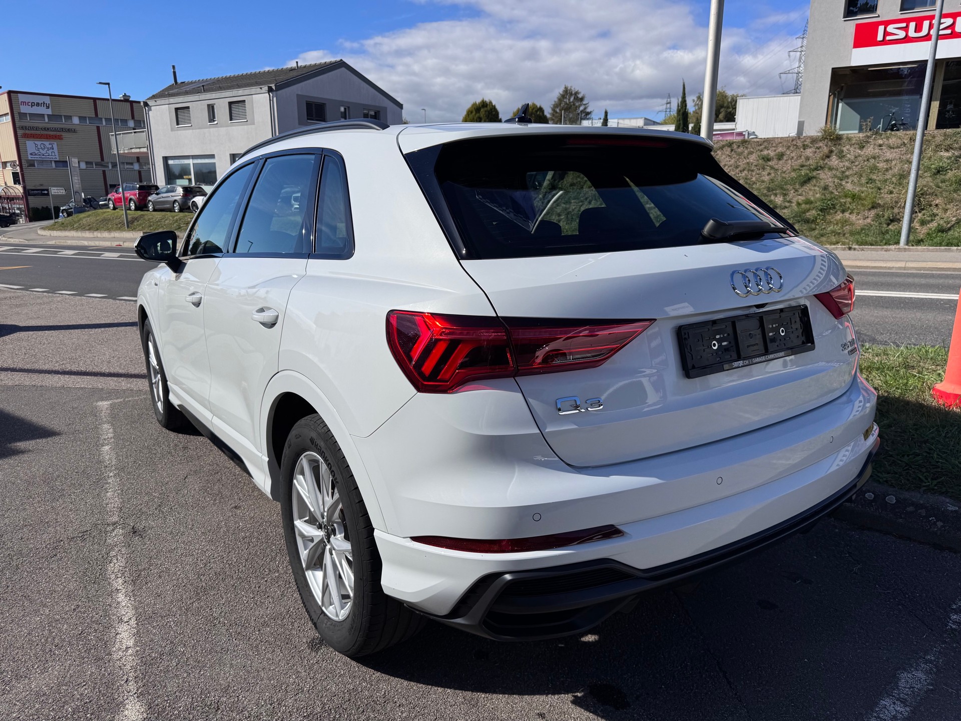 AUDI Q3 35 TDI S line Attraction quattro S-tronic-image-4