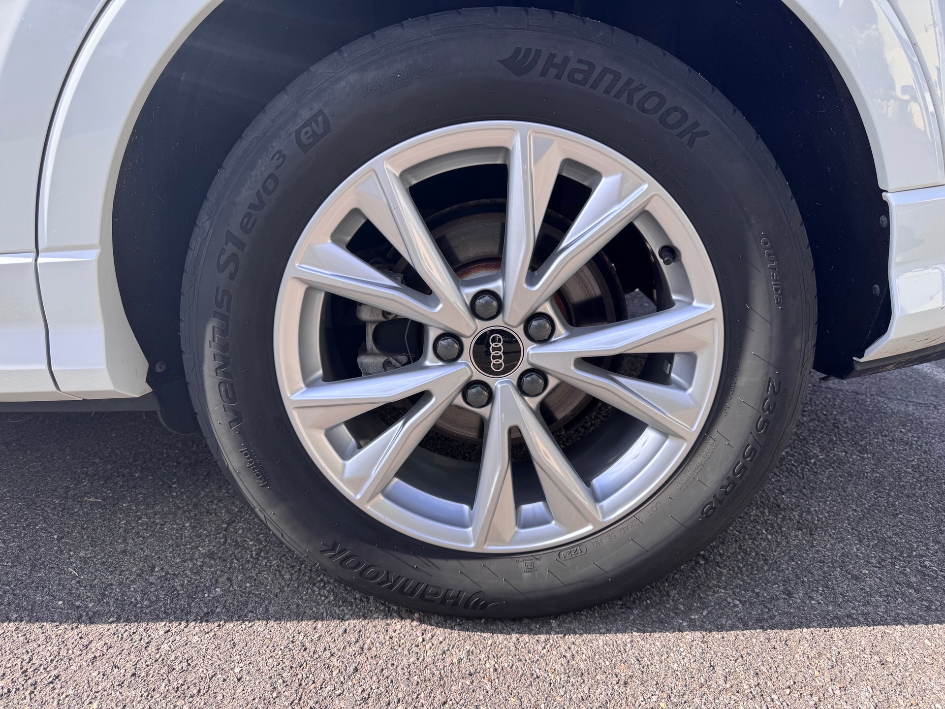 AUDI Q3 35 TDI S line Attraction quattro S-tronic-image-10