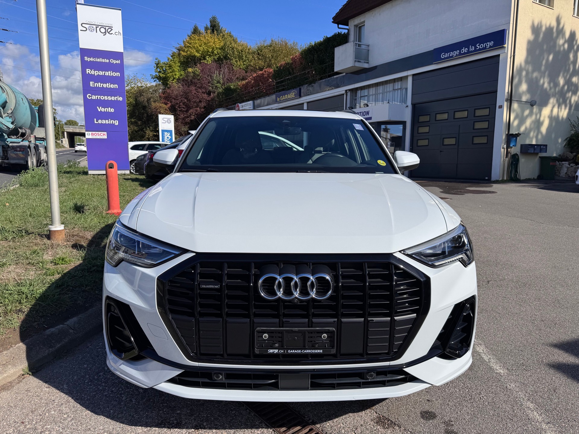 AUDI Q3 35 TDI S line Attraction quattro S-tronic-image-0