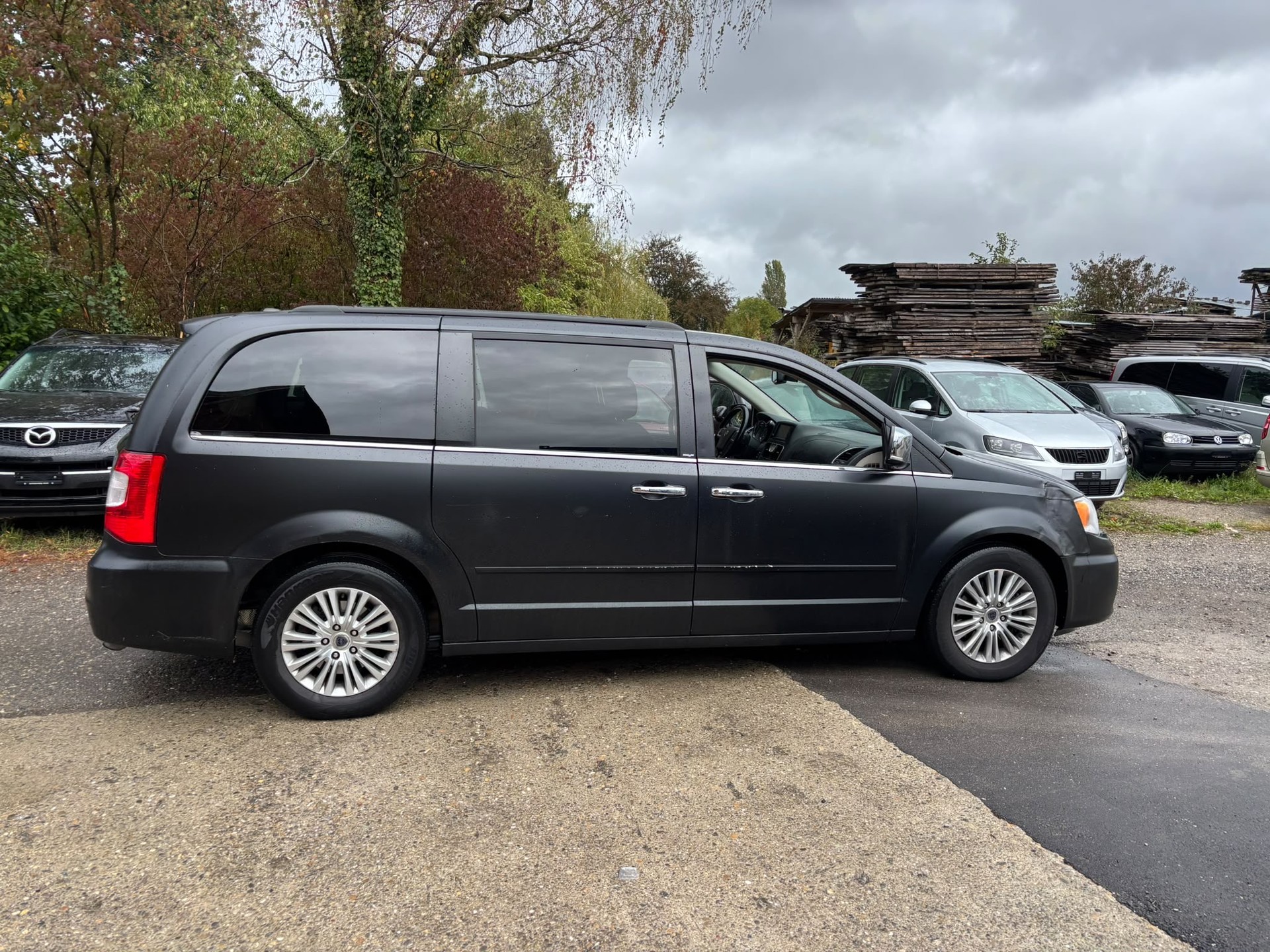 LANCIA Voyager 2.8D Gold Automatic-image-1