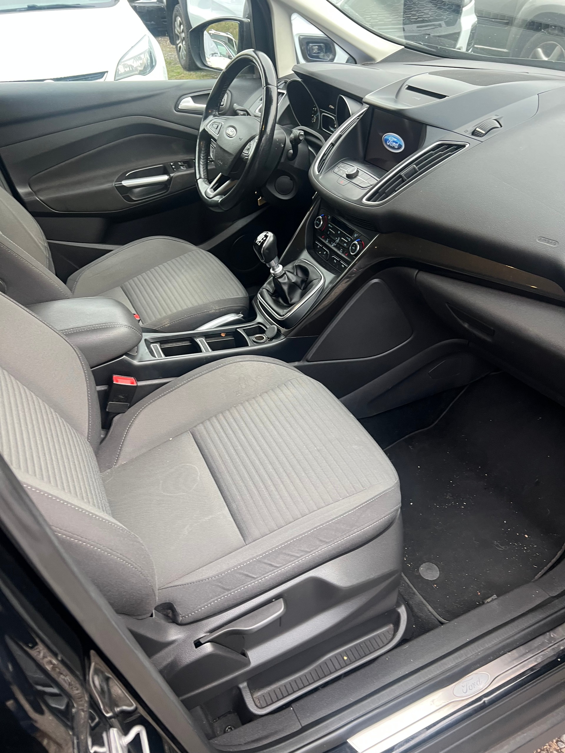 FORD GrC-Max 1.5 TDCi Titanium-image-7