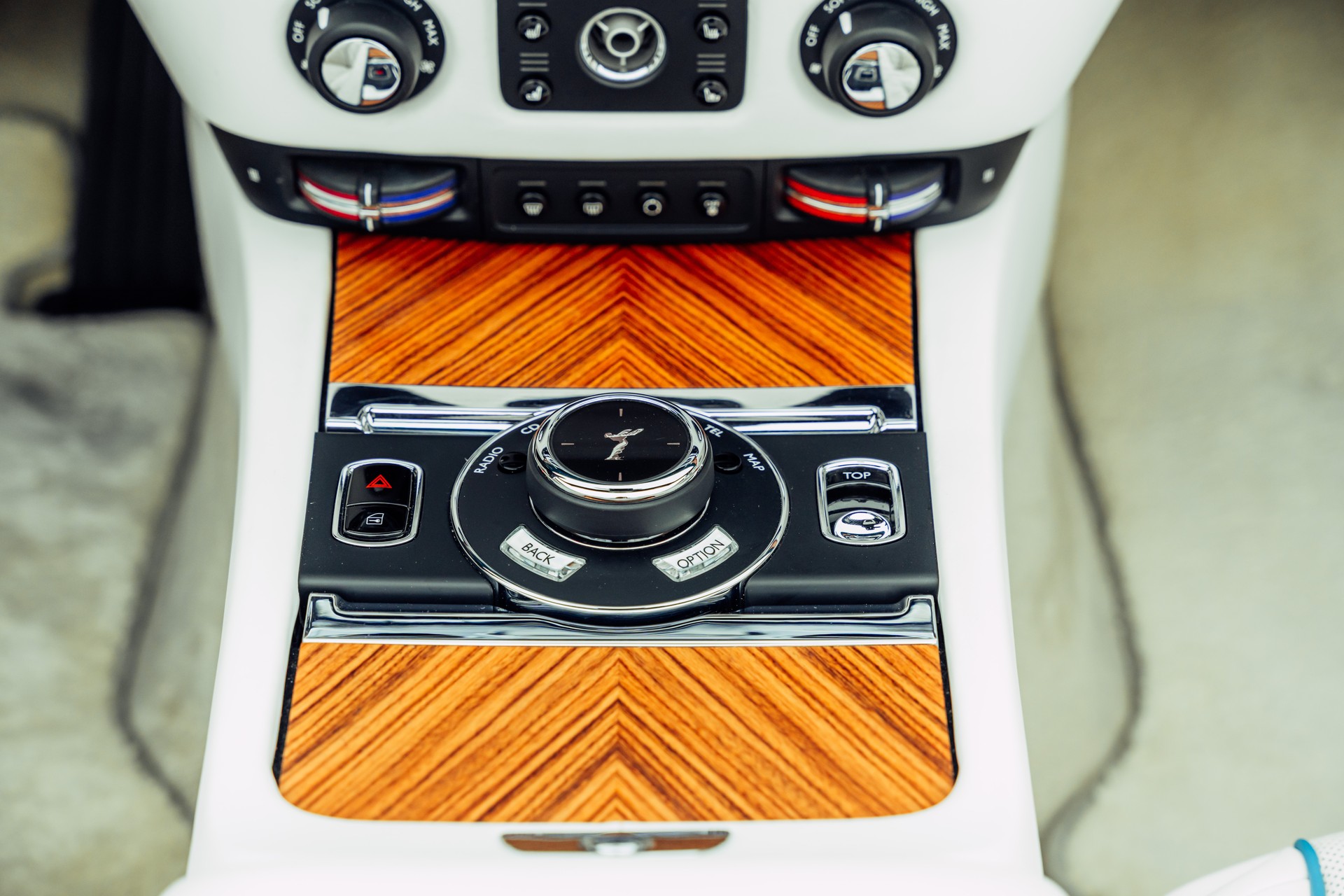 ROLLS-ROYCE Dawn 6.6 V12-image-19