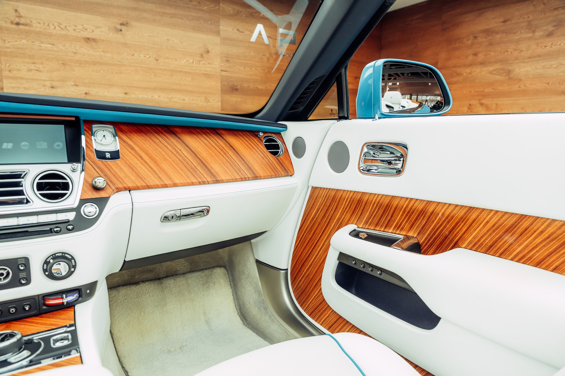 ROLLS-ROYCE Dawn 6.6 V12-image-9