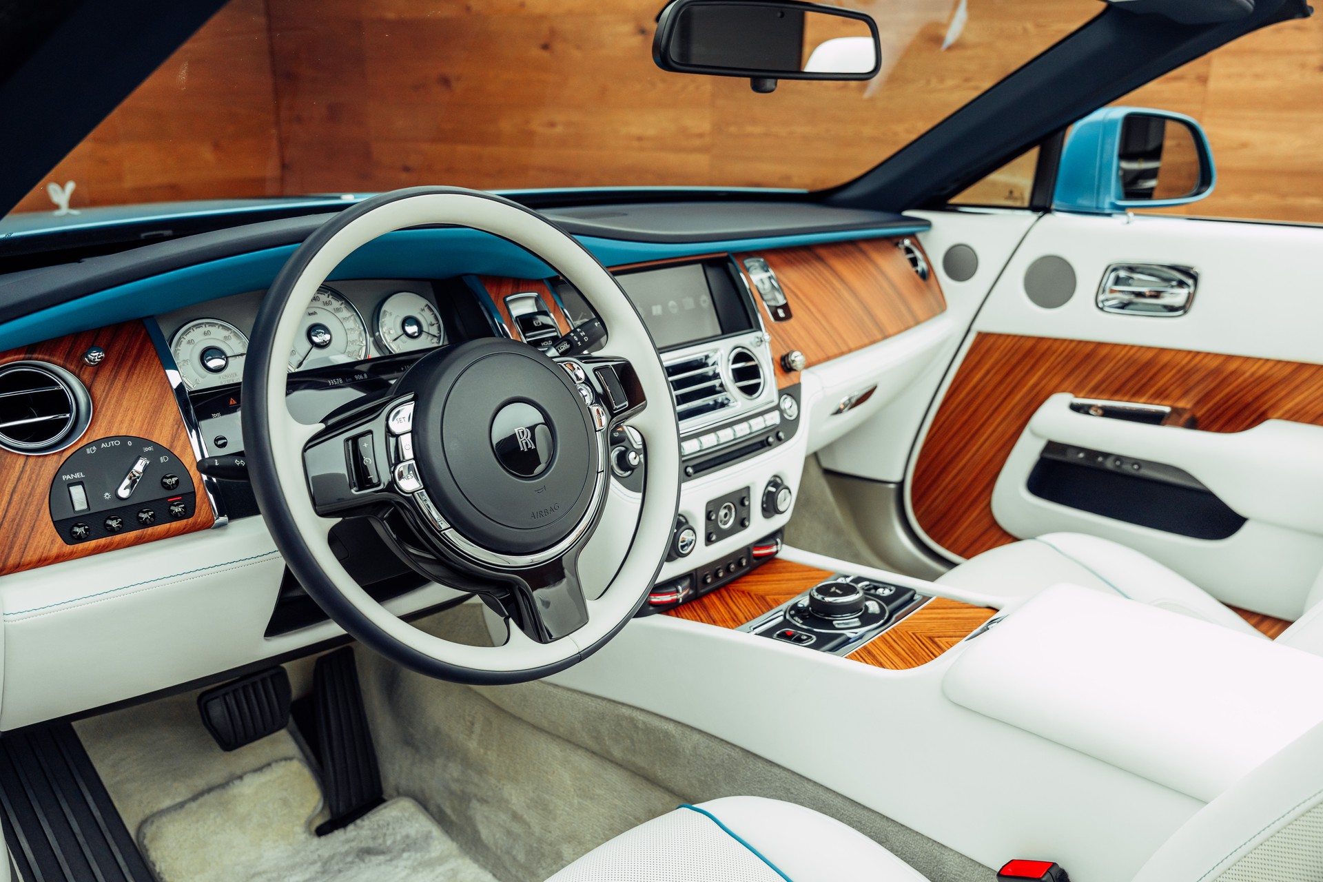 ROLLS-ROYCE Dawn 6.6 V12-image-5