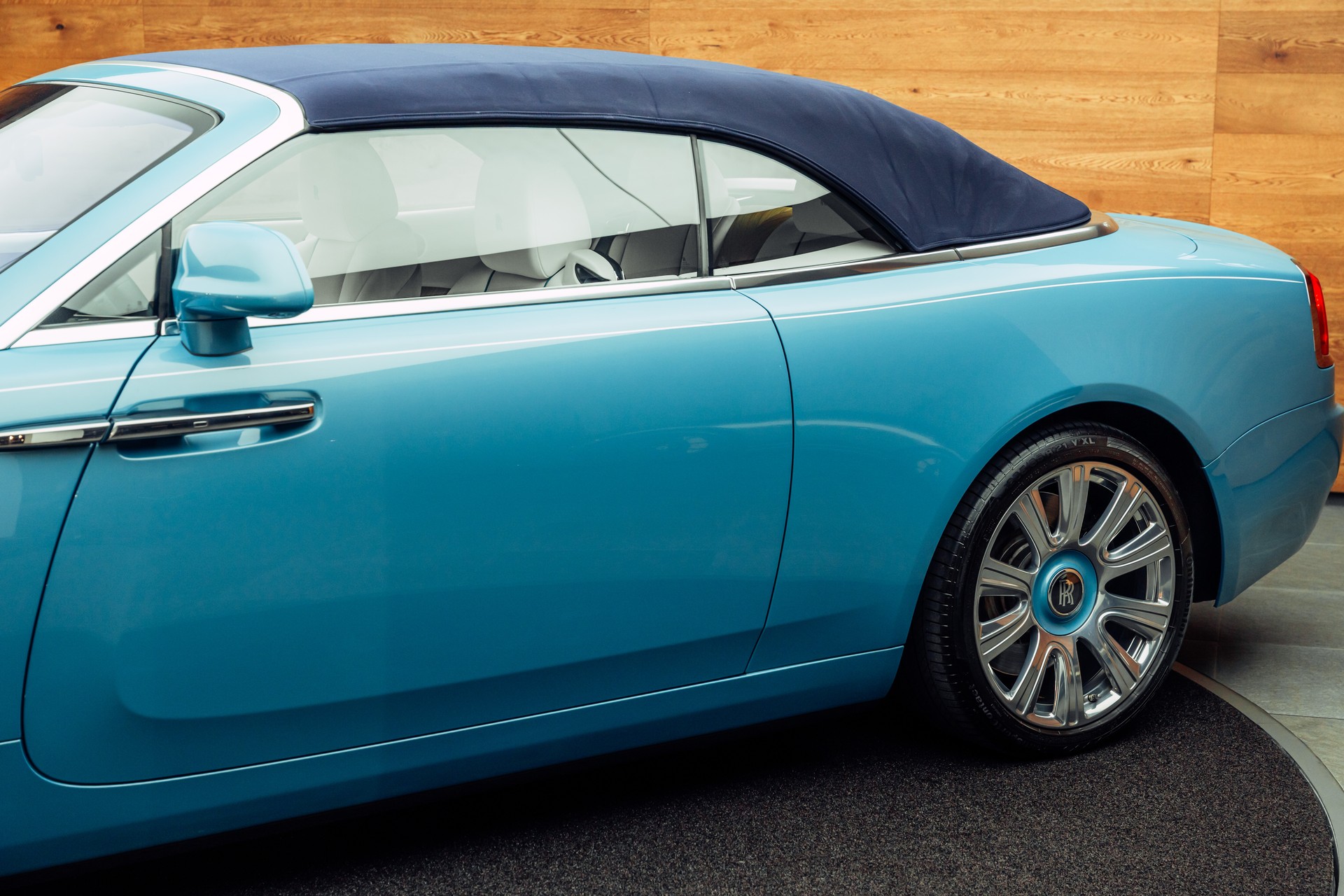 ROLLS-ROYCE Dawn 6.6 V12-image-28