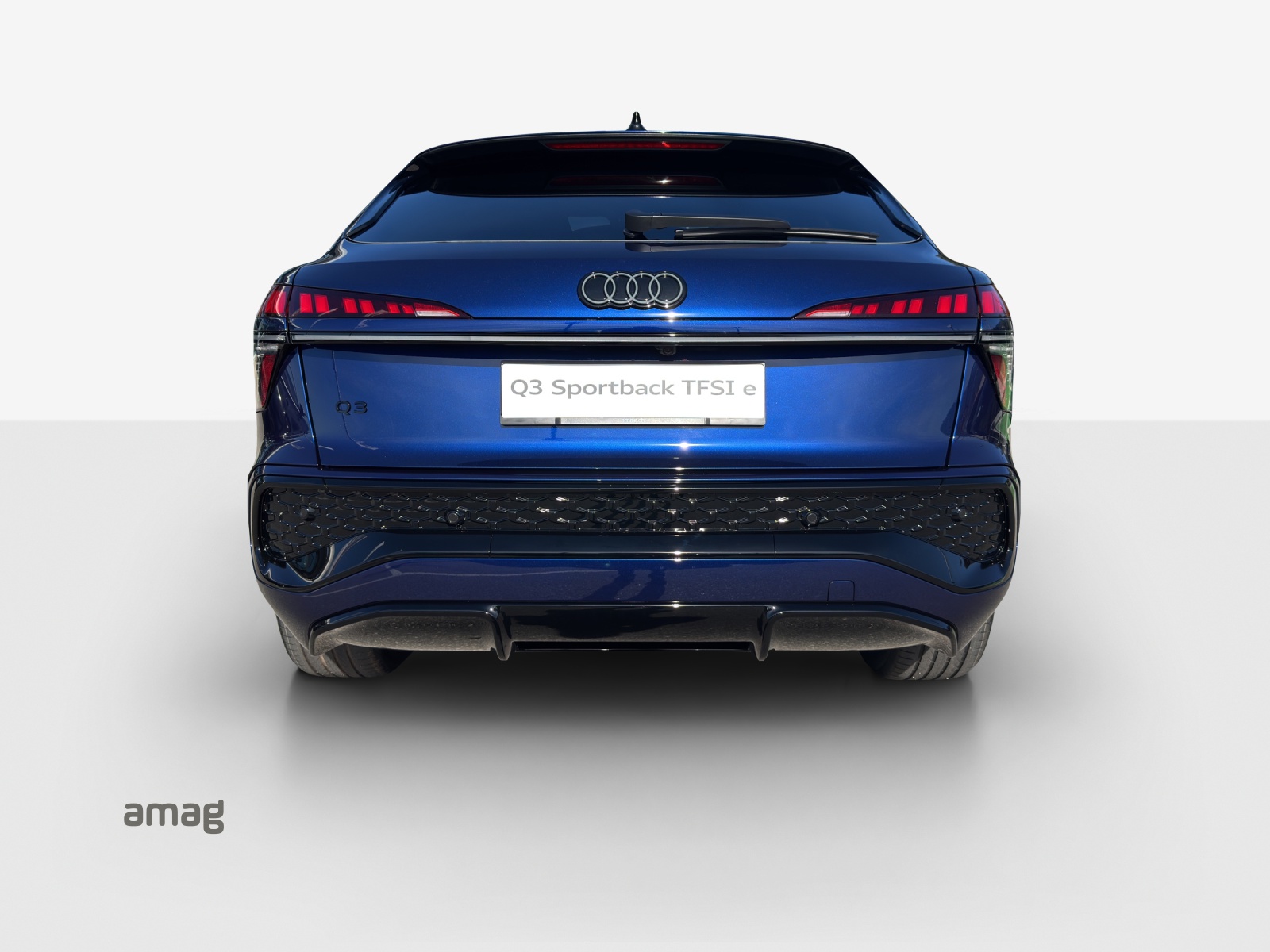 AUDI Q3 Sportback e-hybrid 200 kW S tronig-image-4