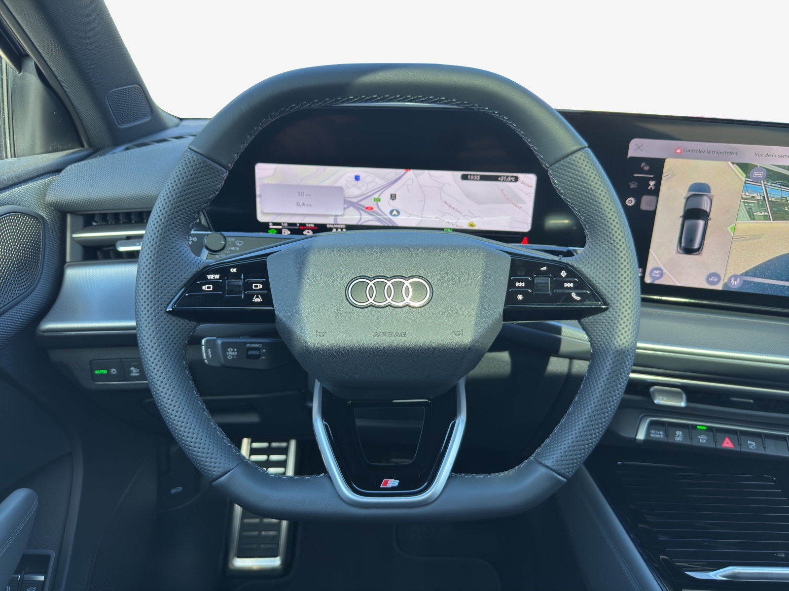 AUDI Q3 Sportback e-hybrid 200 kW S tronig-image-13