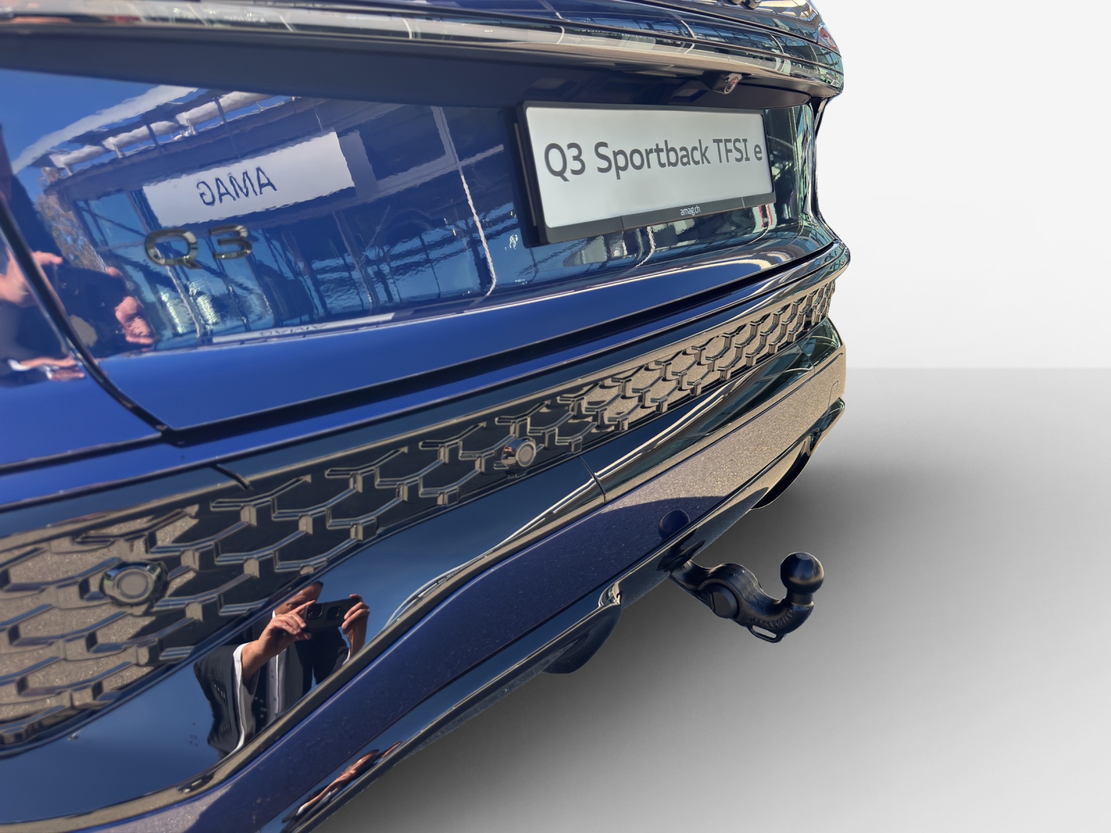 AUDI Q3 Sportback e-hybrid 200 kW S tronig-image-3