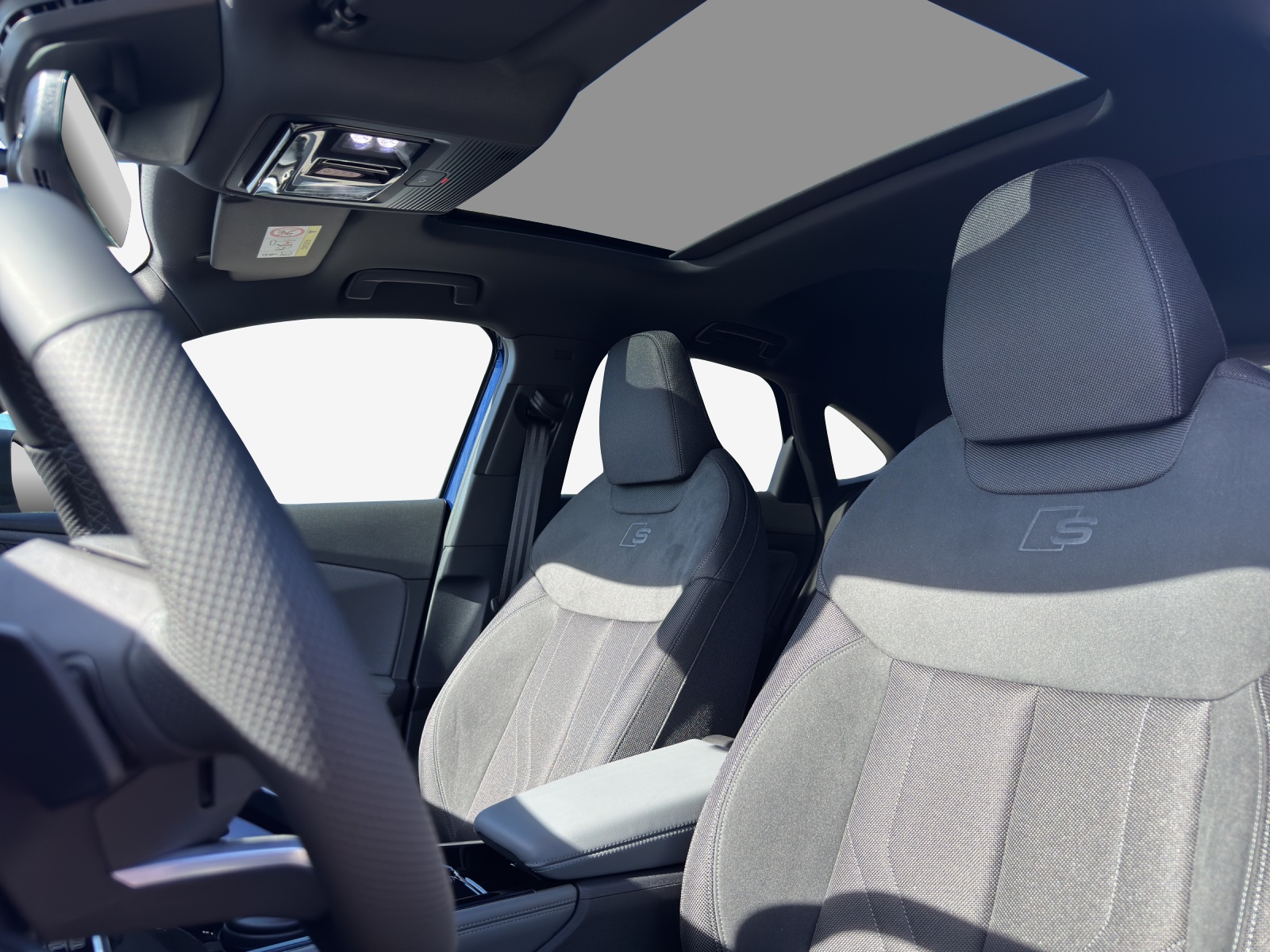 AUDI Q3 Sportback e-hybrid 200 kW S tronig-image-10