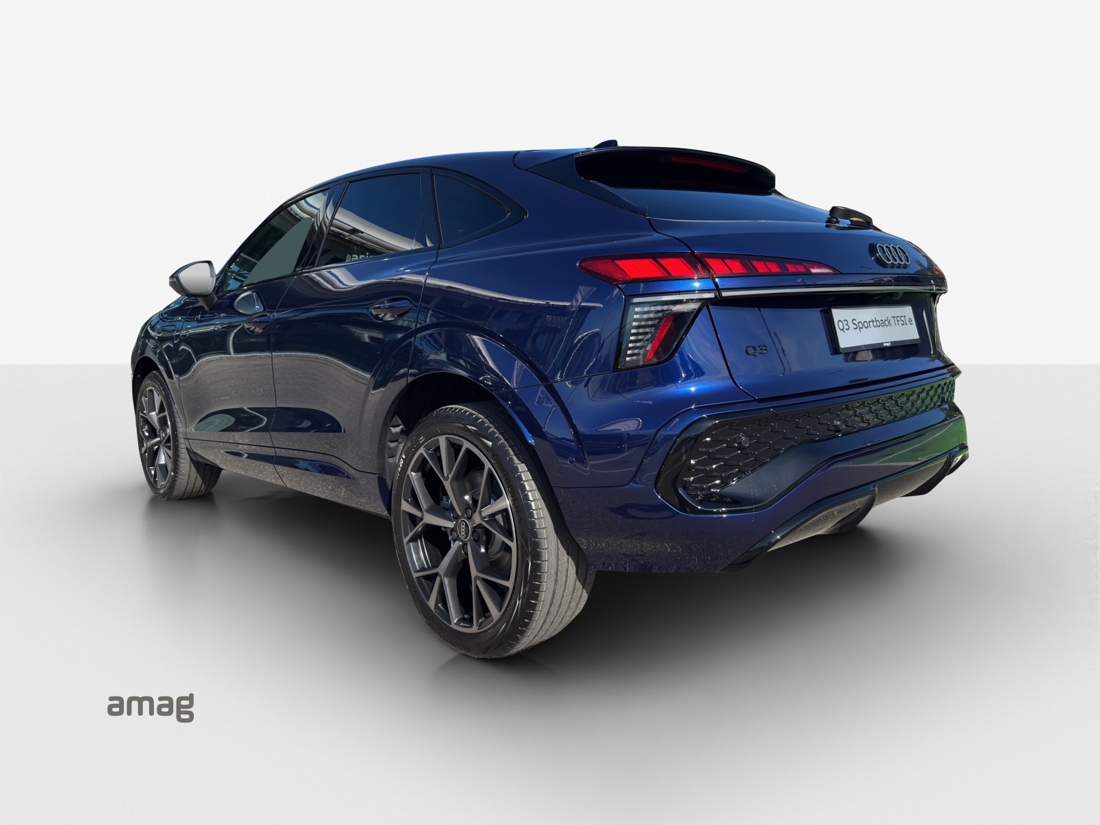 AUDI Q3 Sportback e-hybrid 200 kW S tronig-image-2