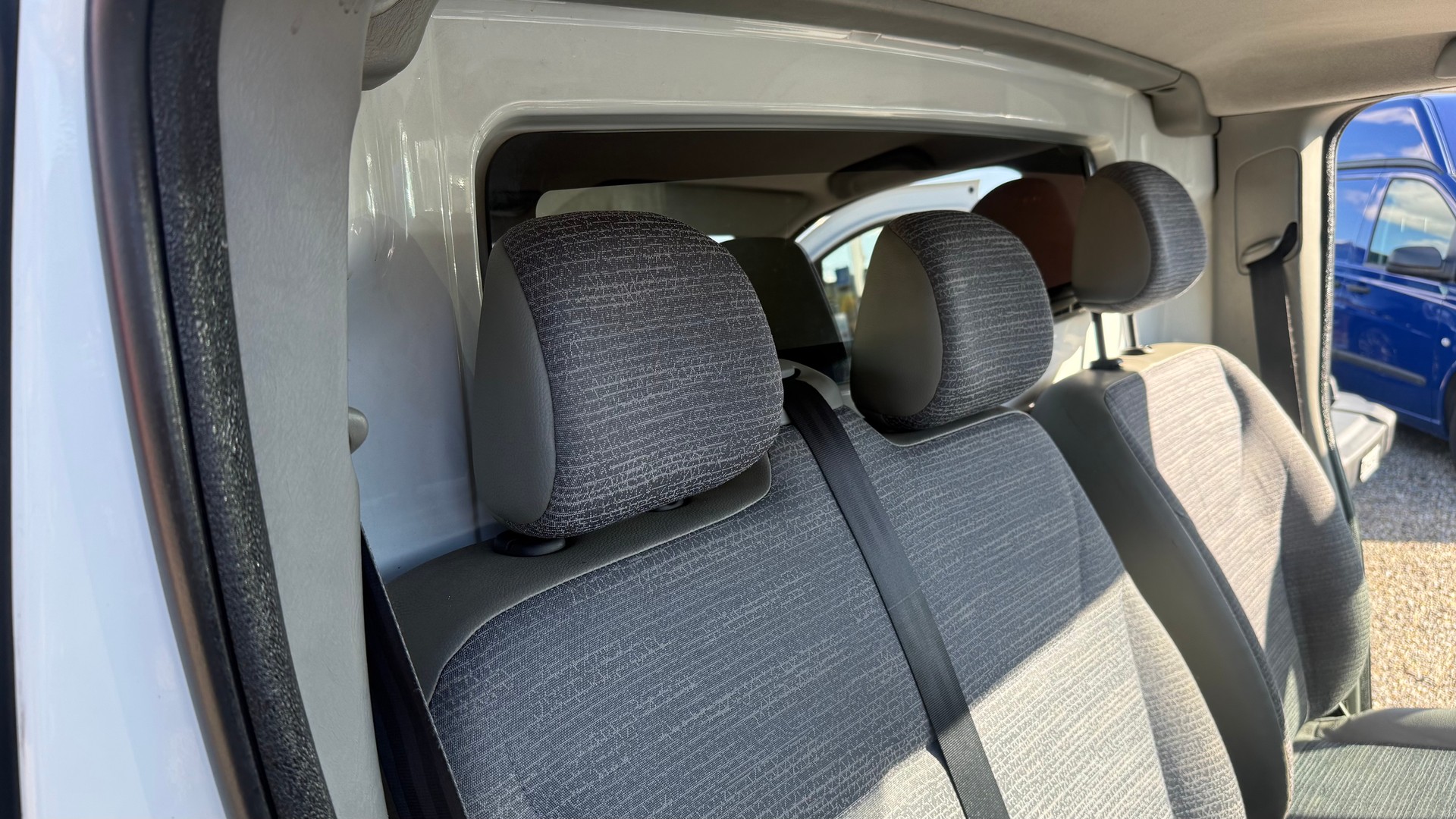 RENAULT Trafic 2.0 dCi 115 2.9t L2H1-image-7