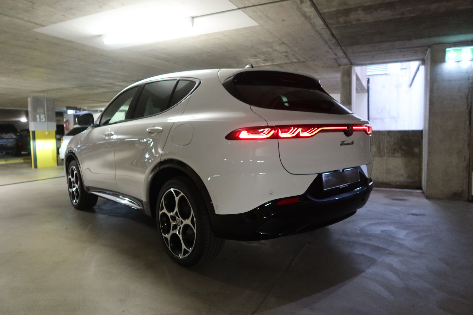 ALFA ROMEO Tonale PHEV Q4 Ti P. Prem-image-4