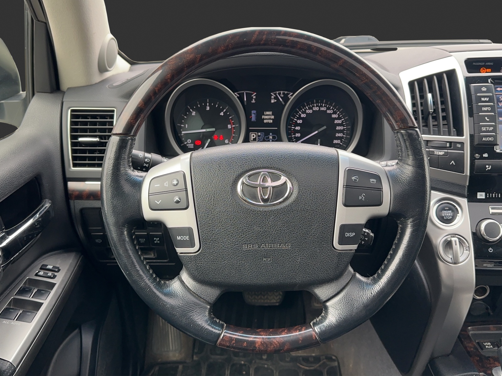 TOYOTA Land Cruiser V8 4.5 D-4D Sol-image-3
