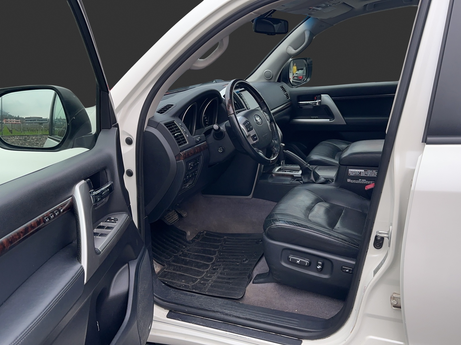 TOYOTA Land Cruiser V8 4.5 D-4D Sol-image-4