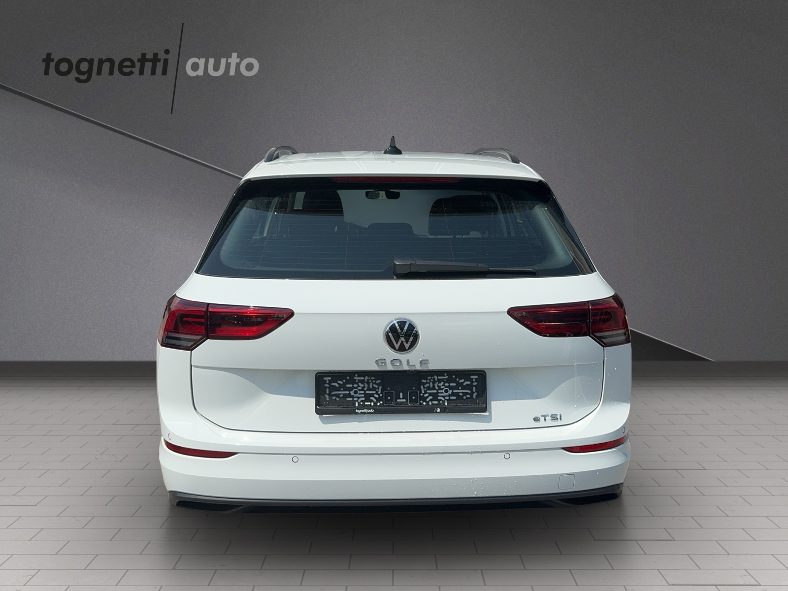 VW Golf Variant 1.0 eTSI mHEV Life DSG-image-5