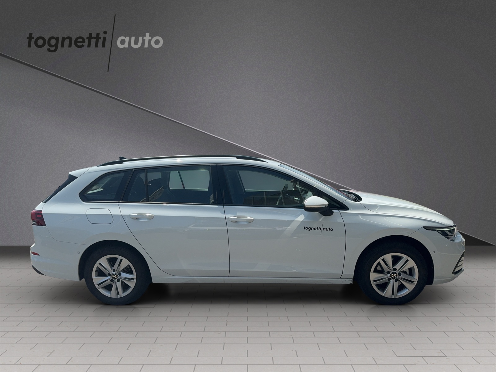 VW Golf Variant 1.0 eTSI mHEV Life DSG-image-2