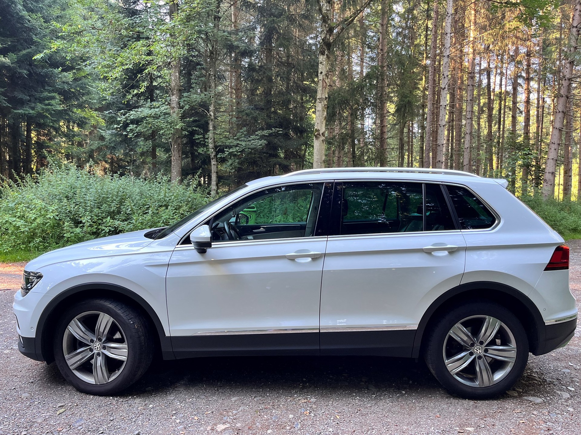 VW Tiguan 2.0 TDI SCR Highline 4Motion DSG-image-4