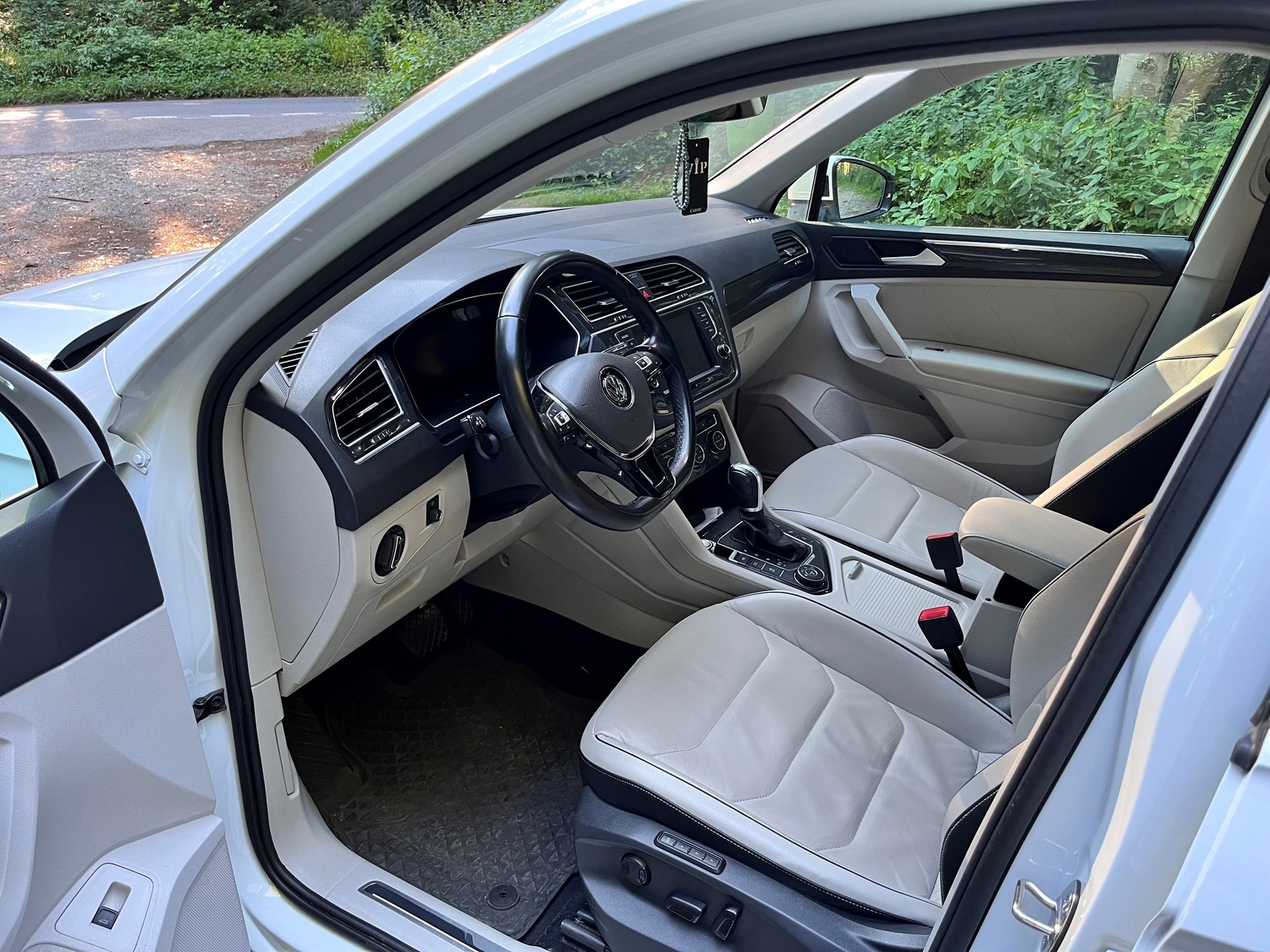 VW Tiguan 2.0 TDI SCR Highline 4Motion DSG-image-7