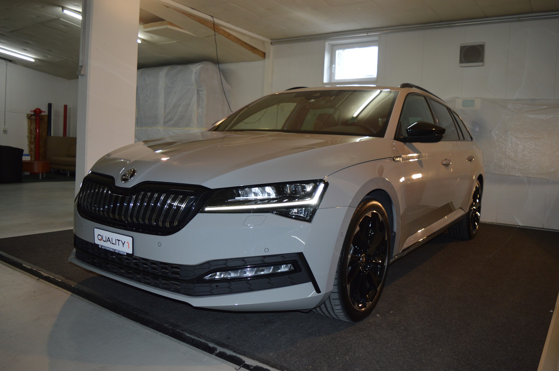 SKODA Superb 1.4 TSI Sport Line PHEV DSG-image-2