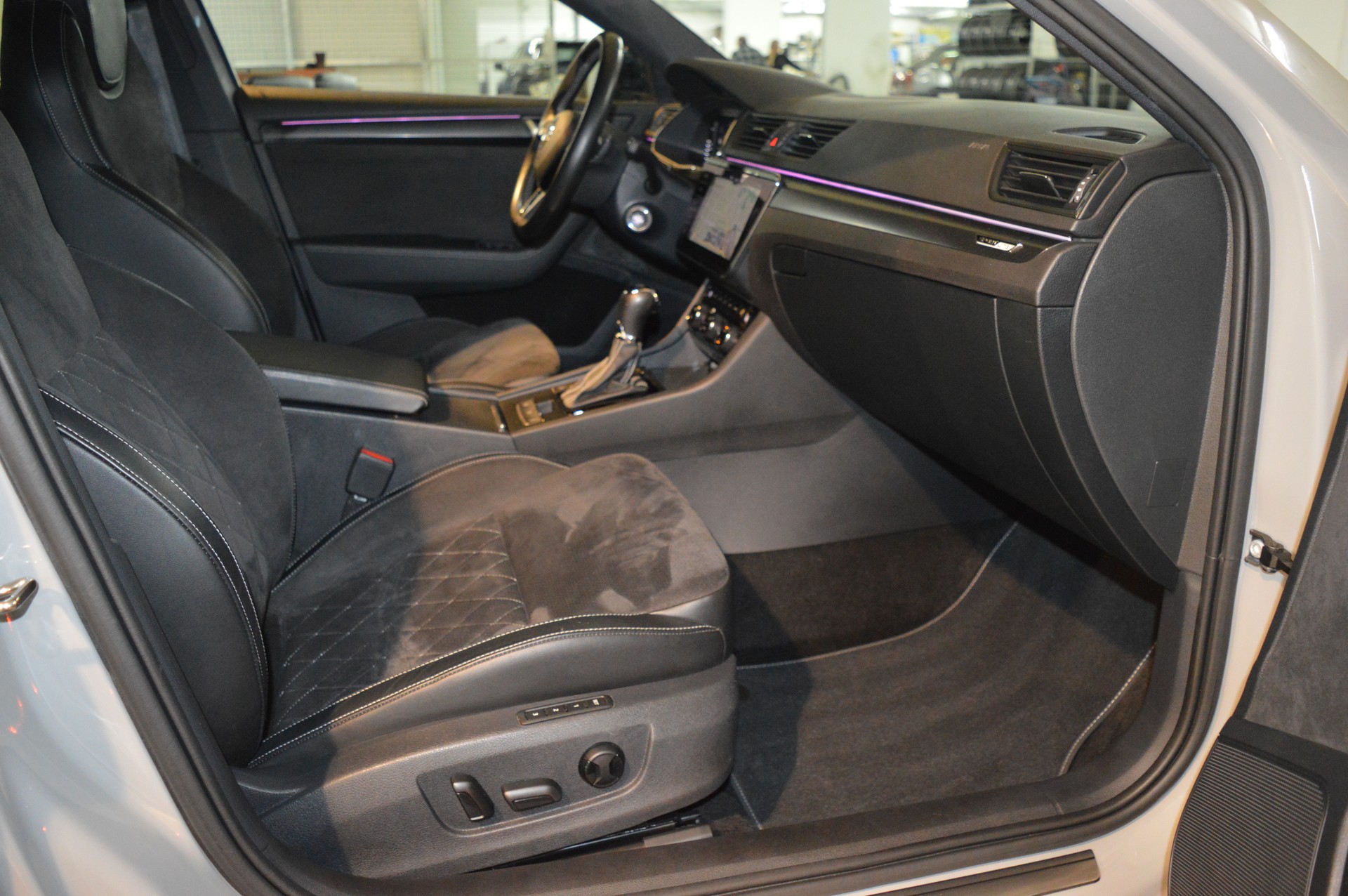 SKODA Superb 1.4 TSI Sport Line PHEV DSG-image-20