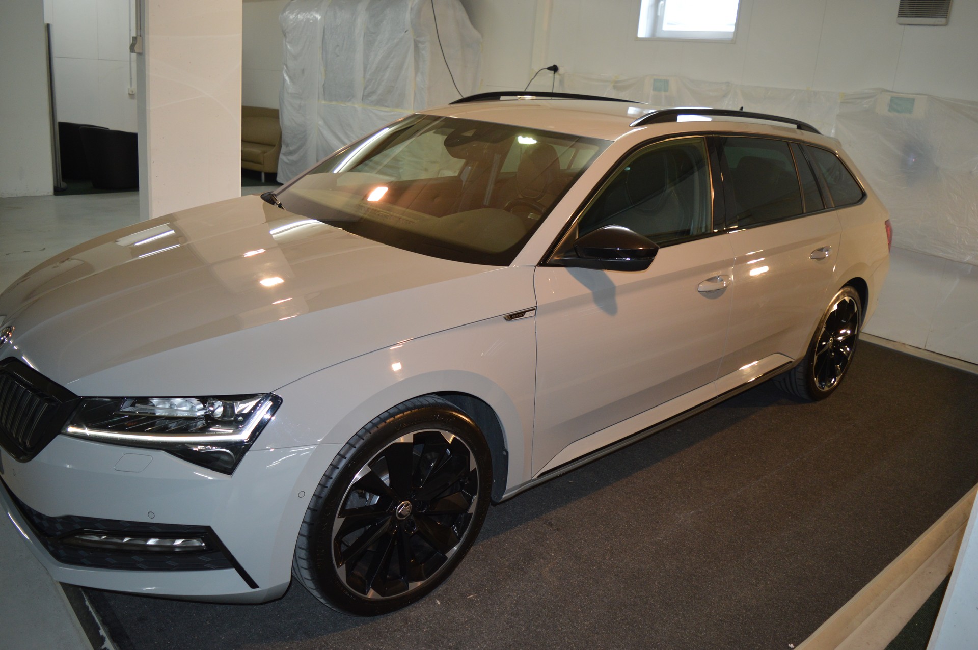 SKODA Superb 1.4 TSI Sport Line PHEV DSG-image-8