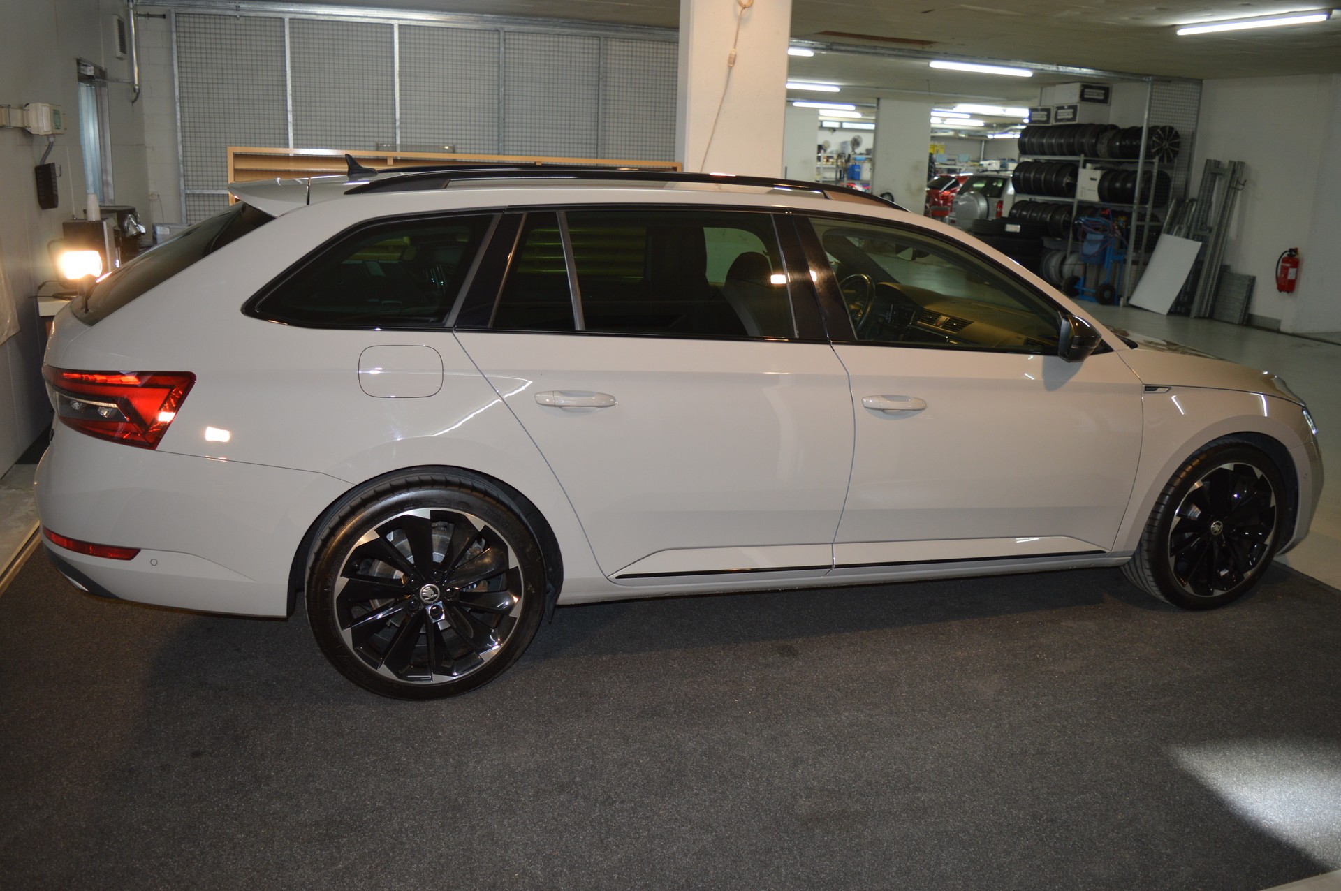 SKODA Superb 1.4 TSI Sport Line PHEV DSG-image-6