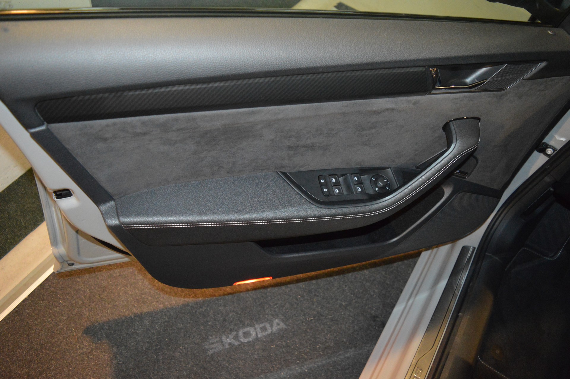 SKODA Superb 1.4 TSI Sport Line PHEV DSG-image-25